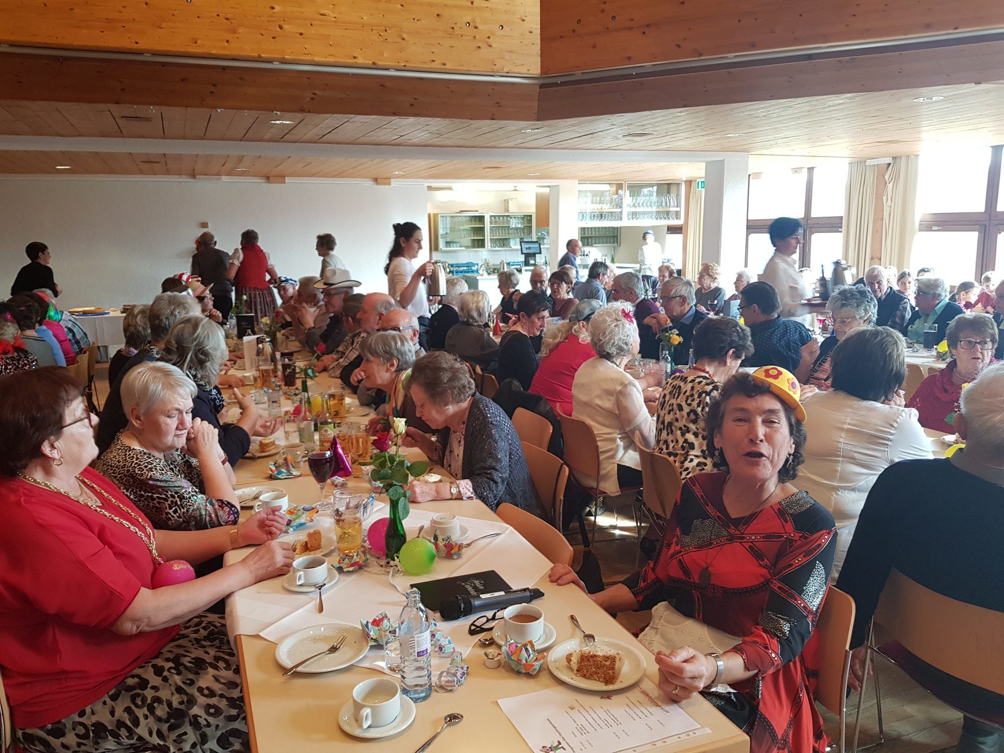 Tolles Programm und tolle Stimmung beim Senioren-Faschingskränzle in Doren. Tolles Programm und tolle Stimmung beim Senioren-Faschingskränzle in Doren.