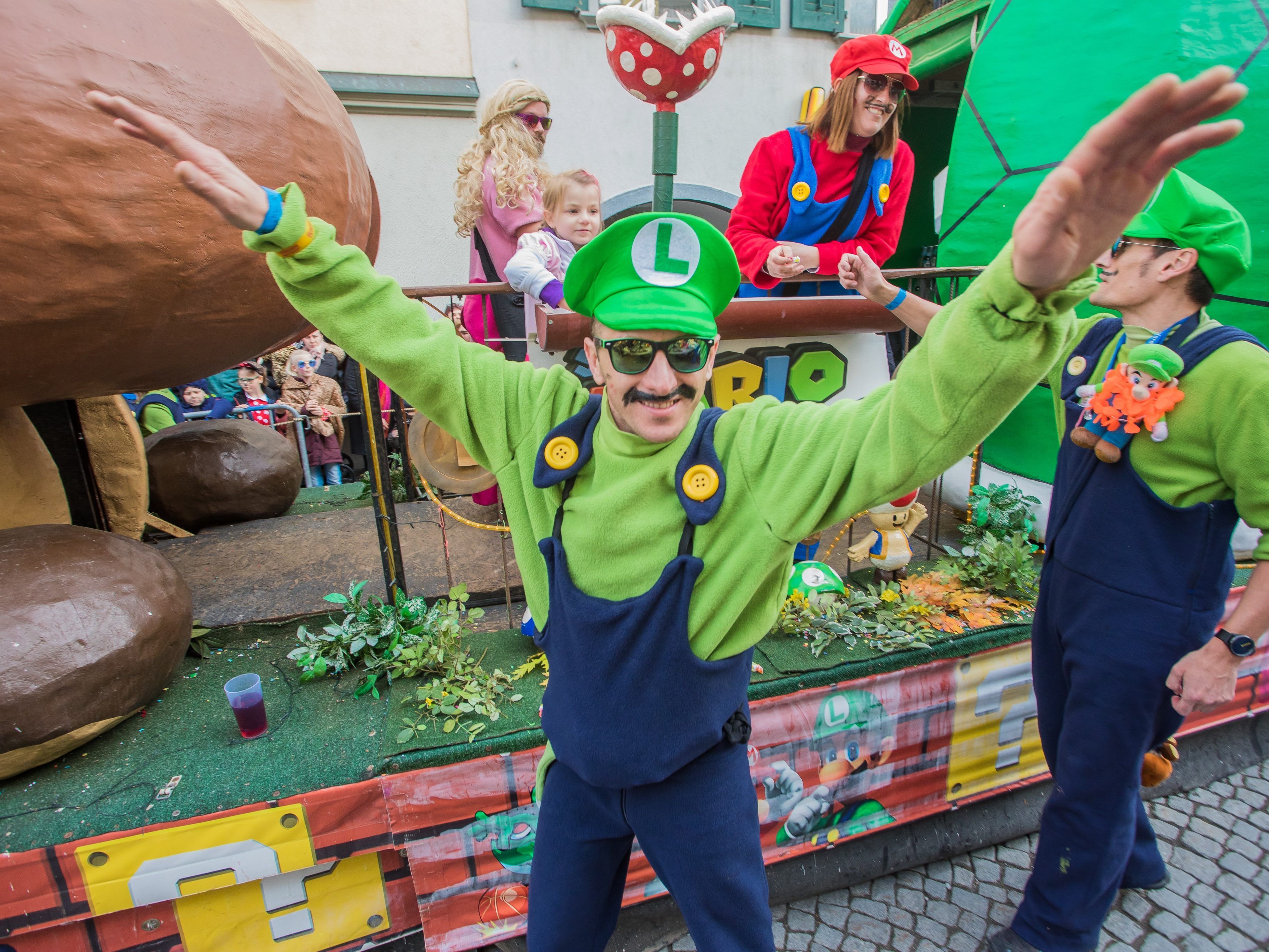 "Spälta, Spälta hoch" in Feldkirch. "Spälta, Spälta hoch" in Feldkirch.
