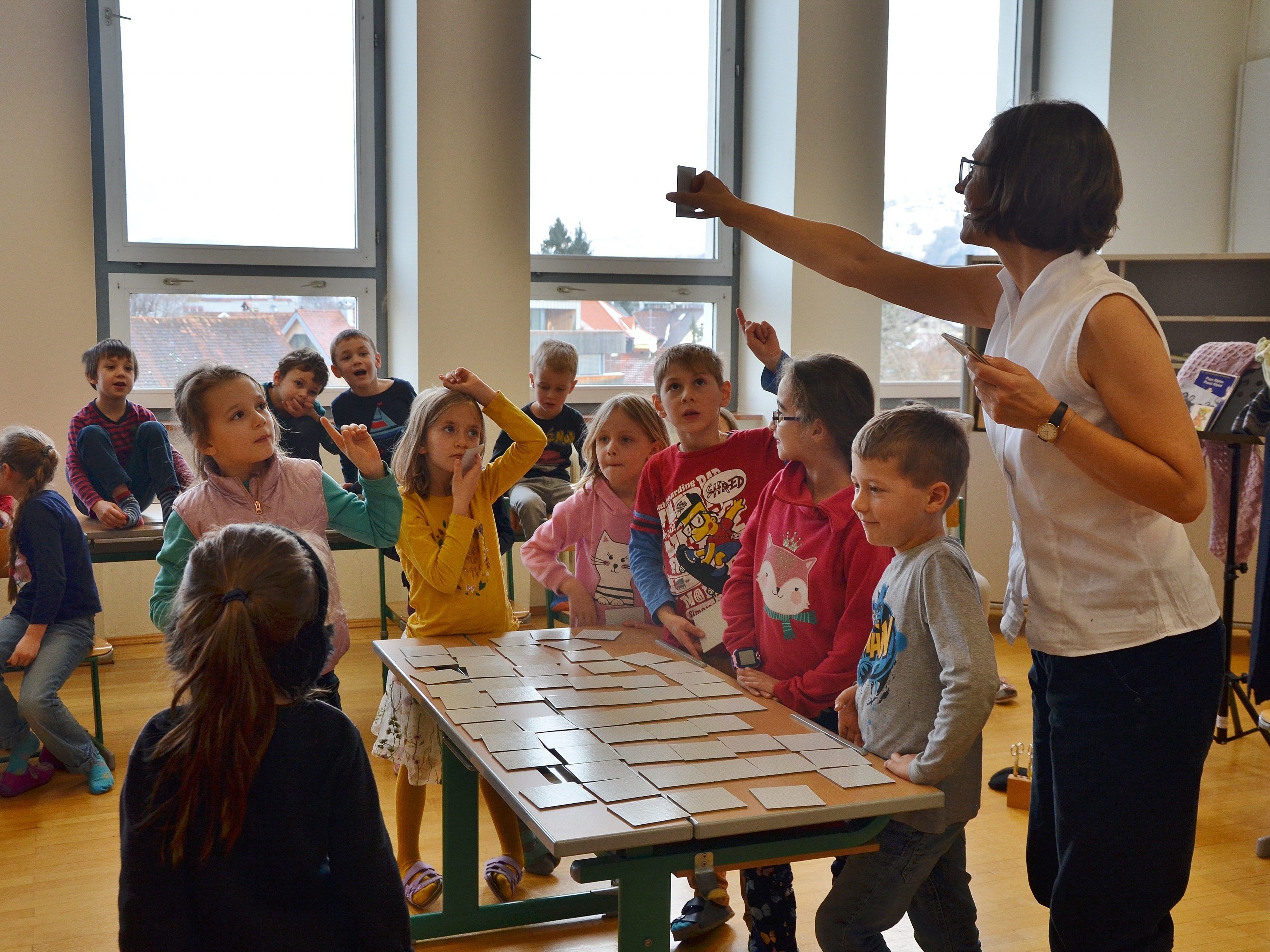 Beim Memory-Spiel mussten die Kinder alte Dinge, wie sie früher ausgeschaut haben, erkennen.