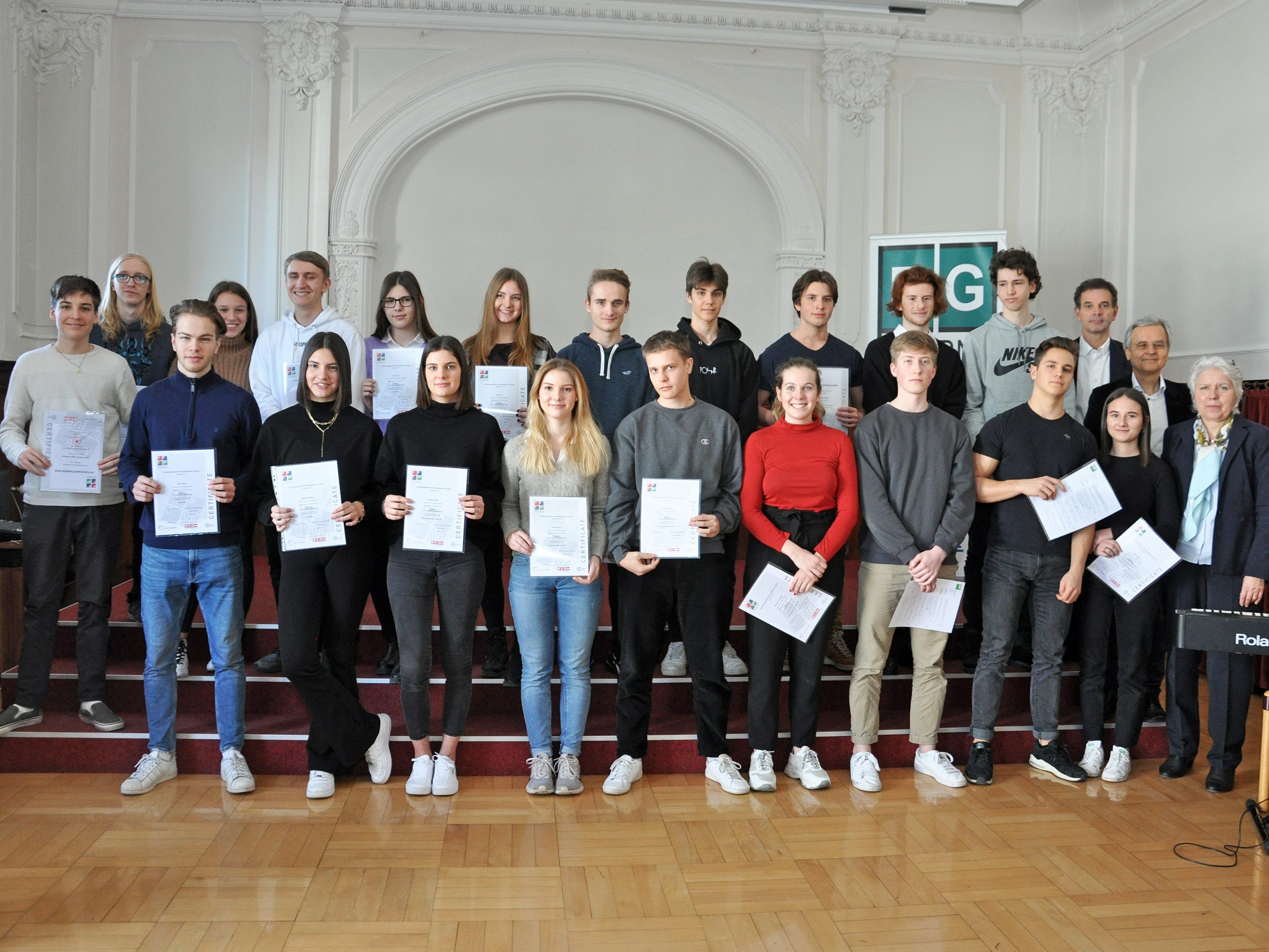 Über 100 Zertifikate des Unternehmerführerscheins wurden kürzlich am BG Dornbirn überreicht.