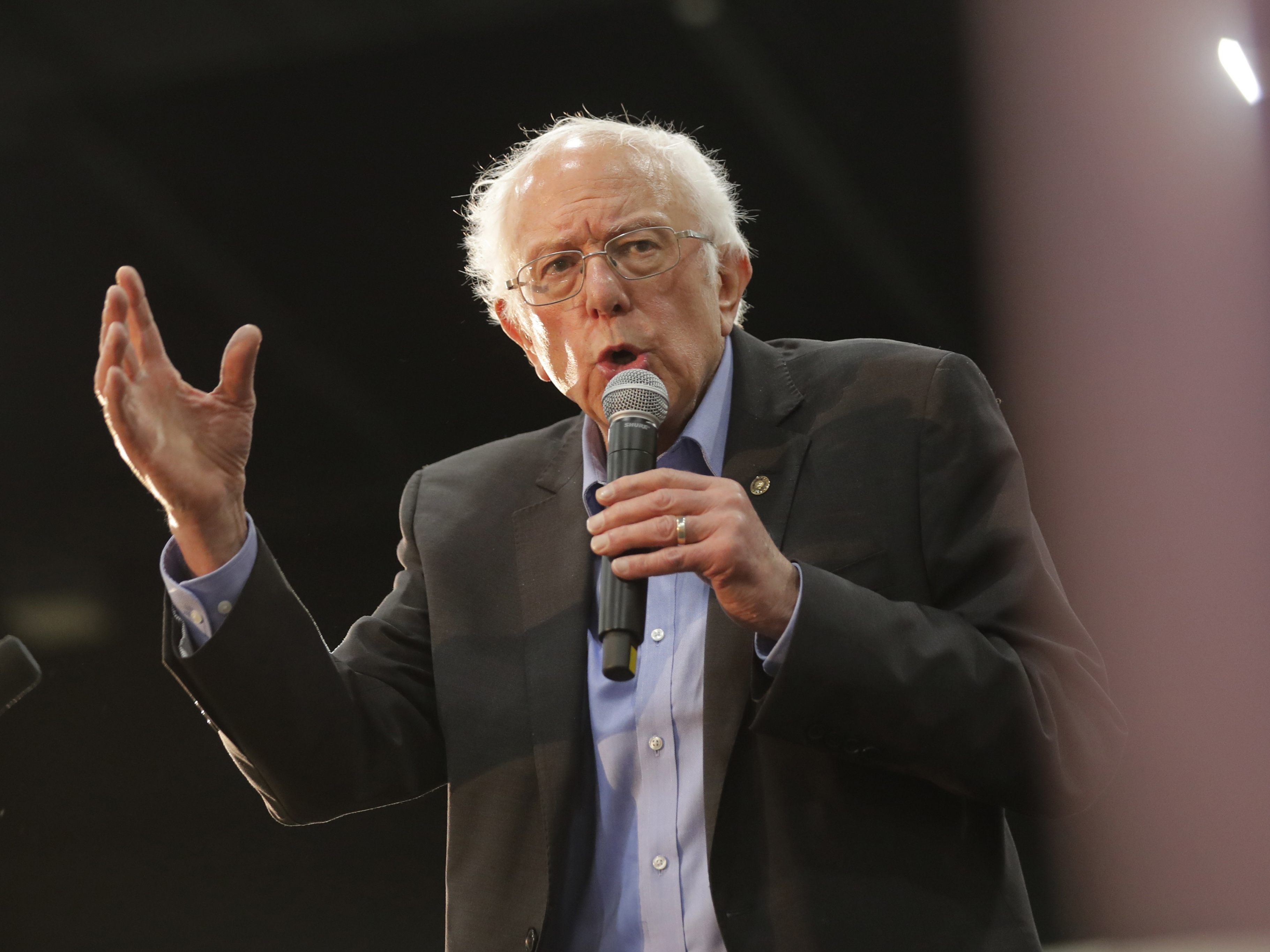 Vor dem Super Tuesday liegt Bernie Sanders vorne.