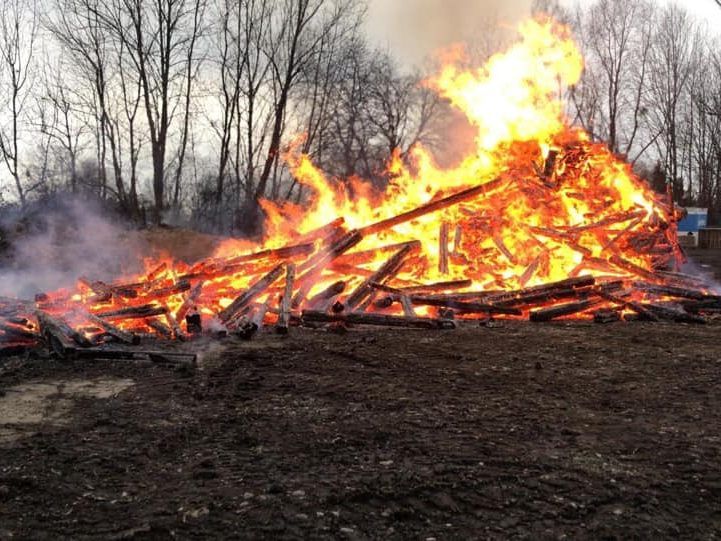Brand des Funkenturms - der Lauteracher Funken findet trotzdem wie geplant statt