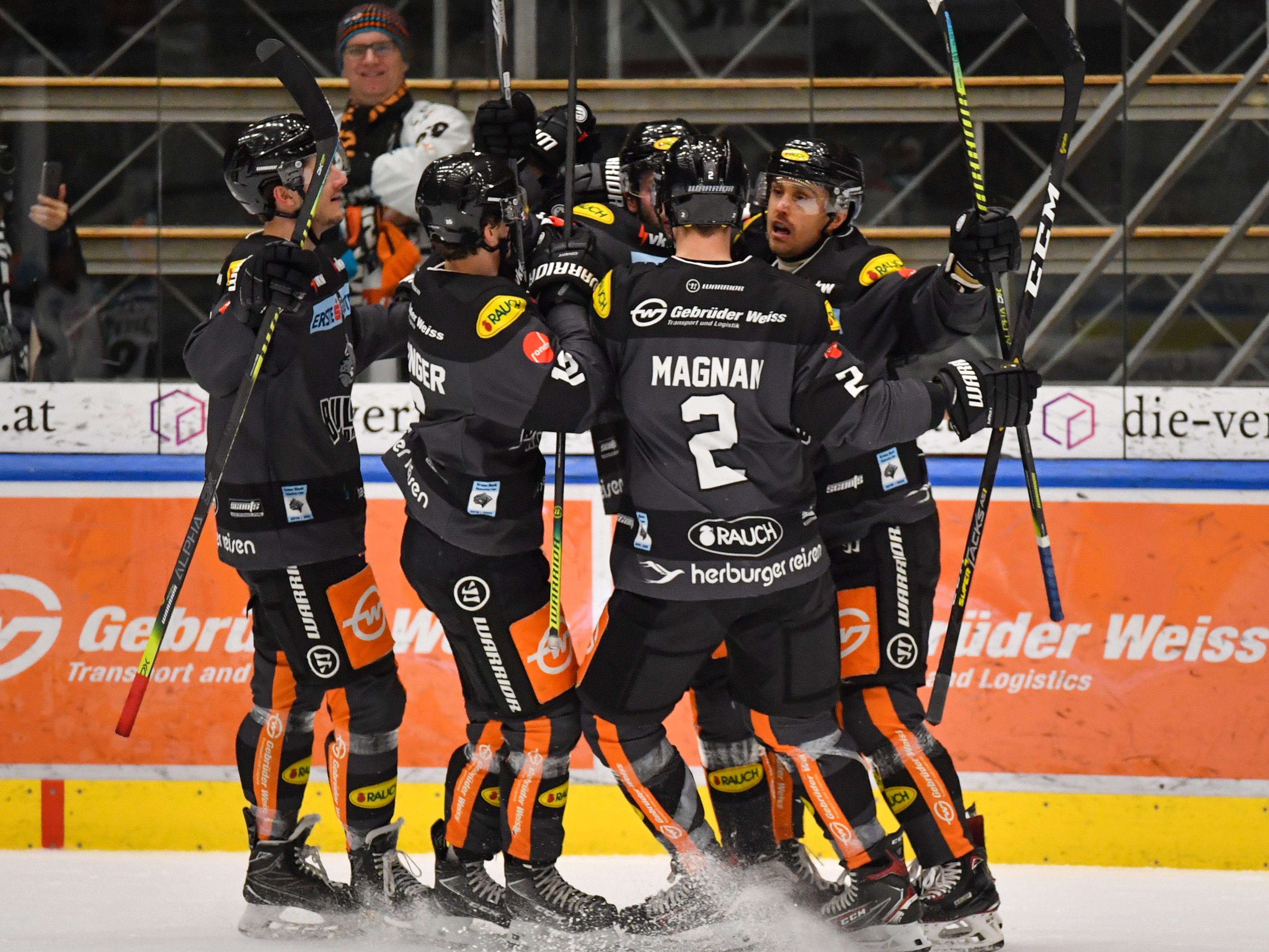 Im letzten Heimspiel durften die Bulldogs noch einmal über einen Sieg jubeln. Im letzten Heimspiel durften die Bulldogs noch einmal über einen Sieg jubeln.