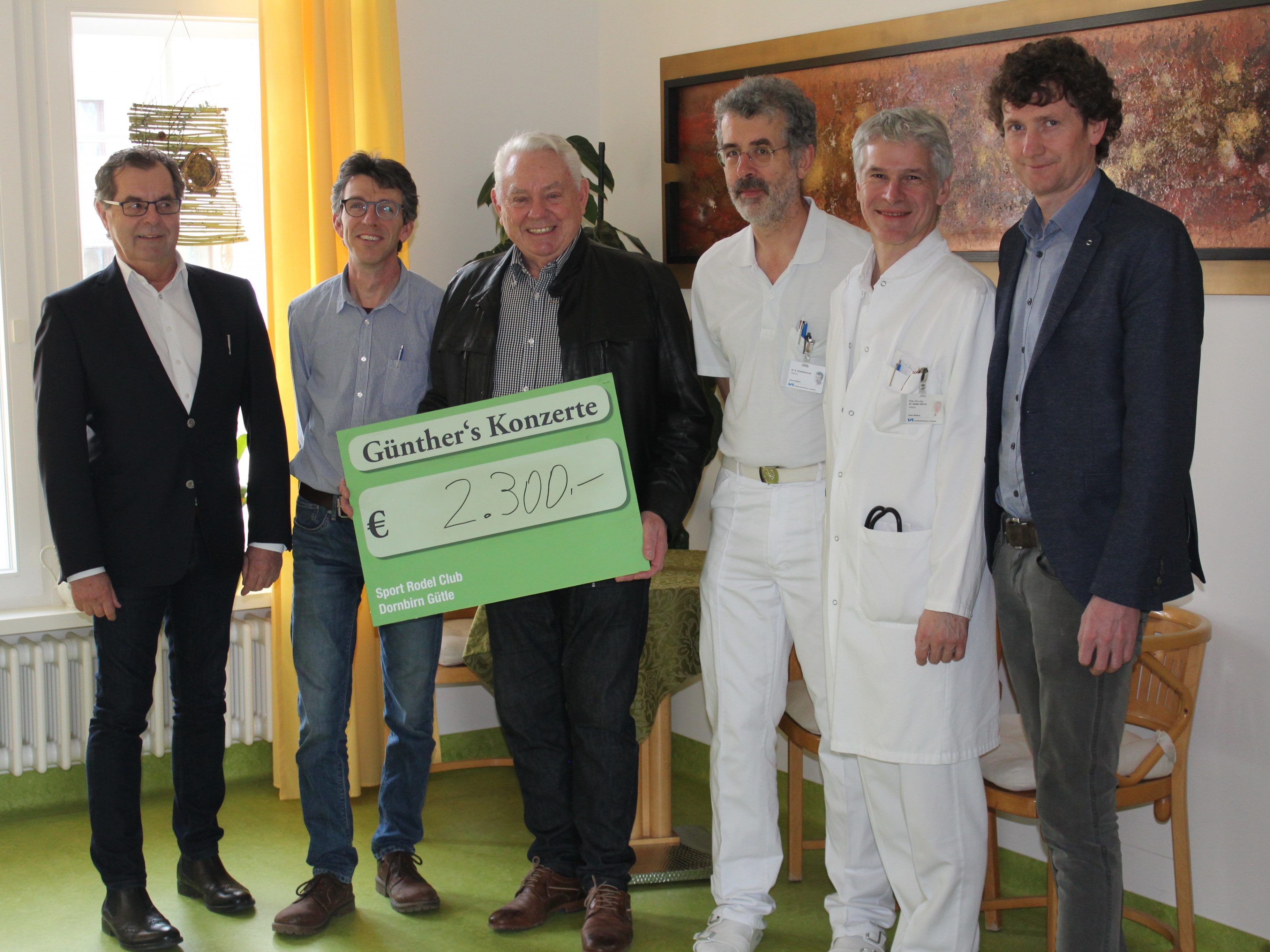 Das Team vom Krankenhaus Hohenems bedankte sich herzlich für die Spende. Das Team vom Krankenhaus Hohenems bedankte sich herzlich für die Spende.