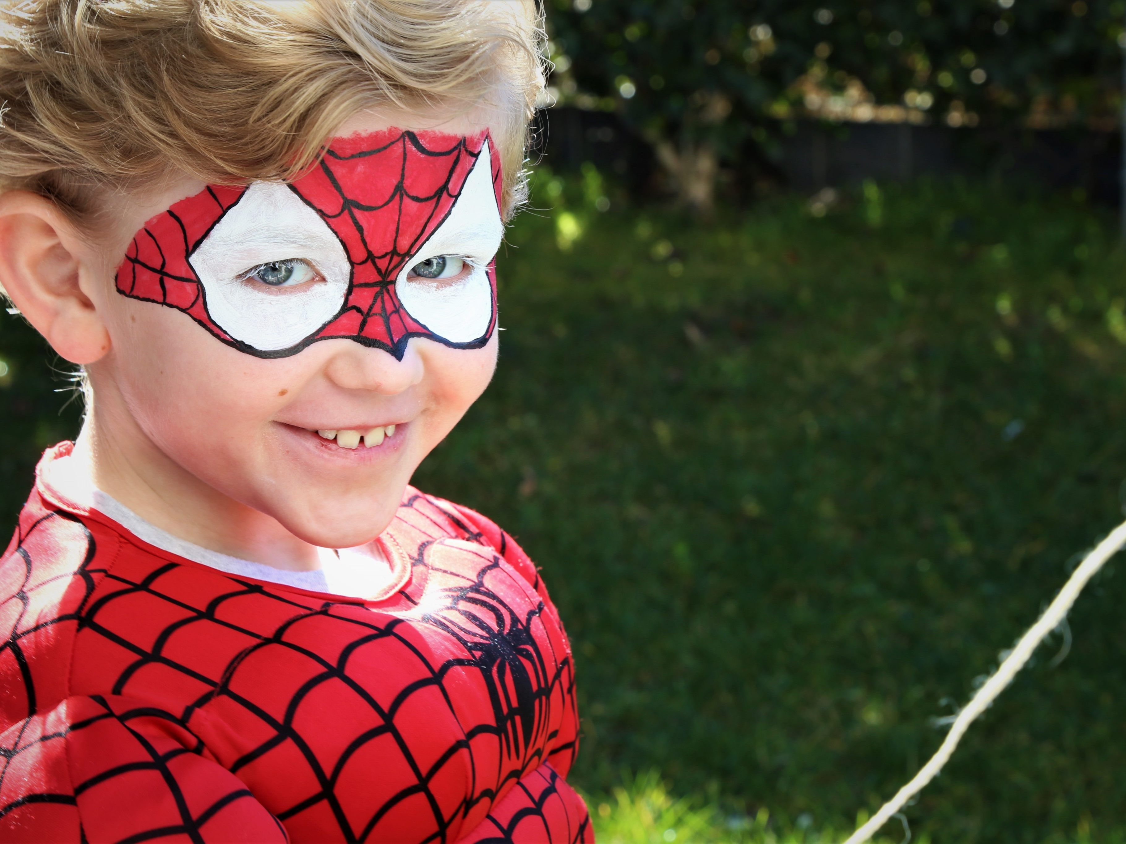 Als Spiderman heißt es dann "Verbrecher bekämpfen". Als Spiderman heißt es dann "Verbrecher bekämpfen".