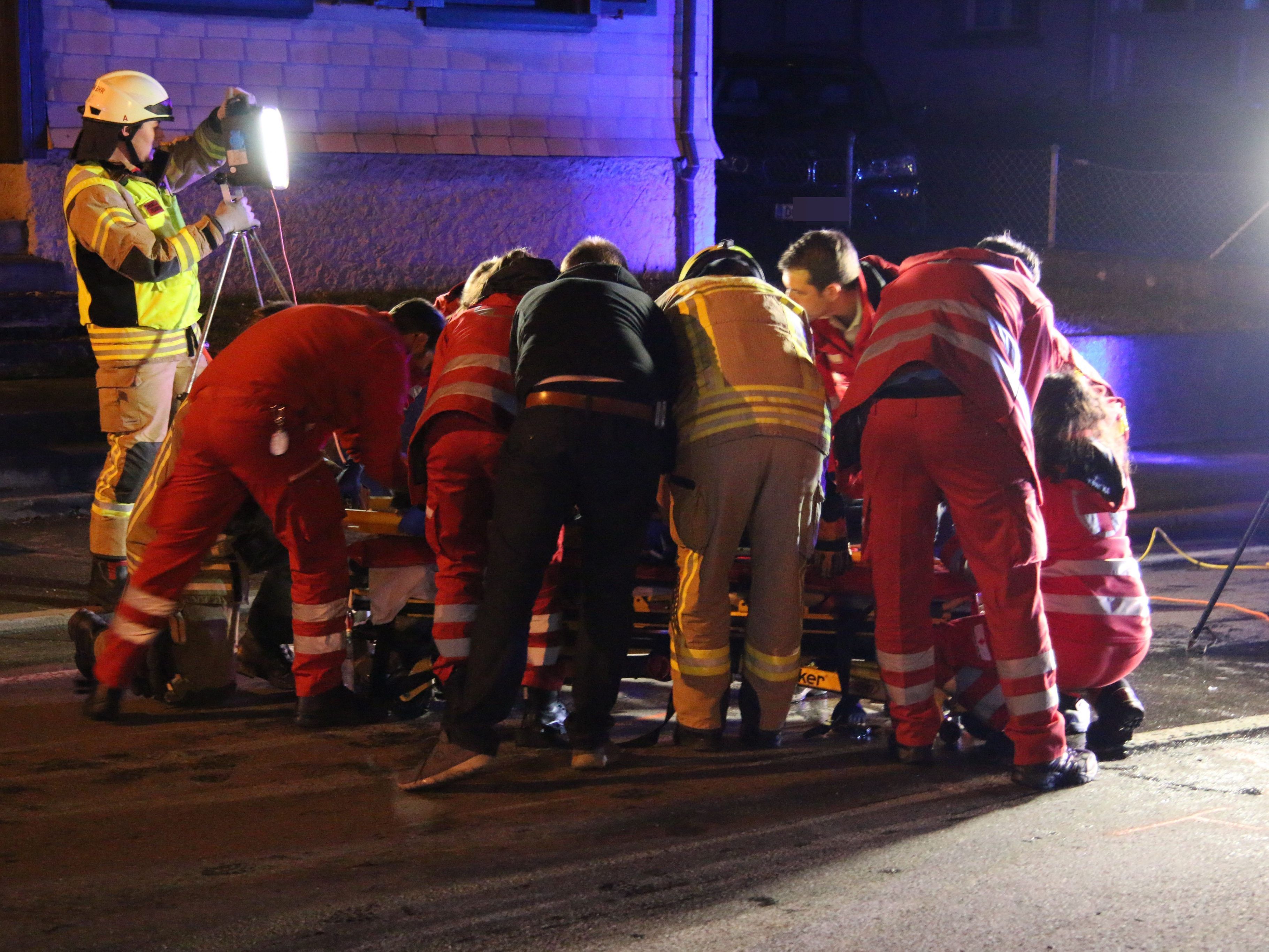 Mopedlenker und Mitfahrerin verletzt Mopedlenker und Mitfahrerin verletzt