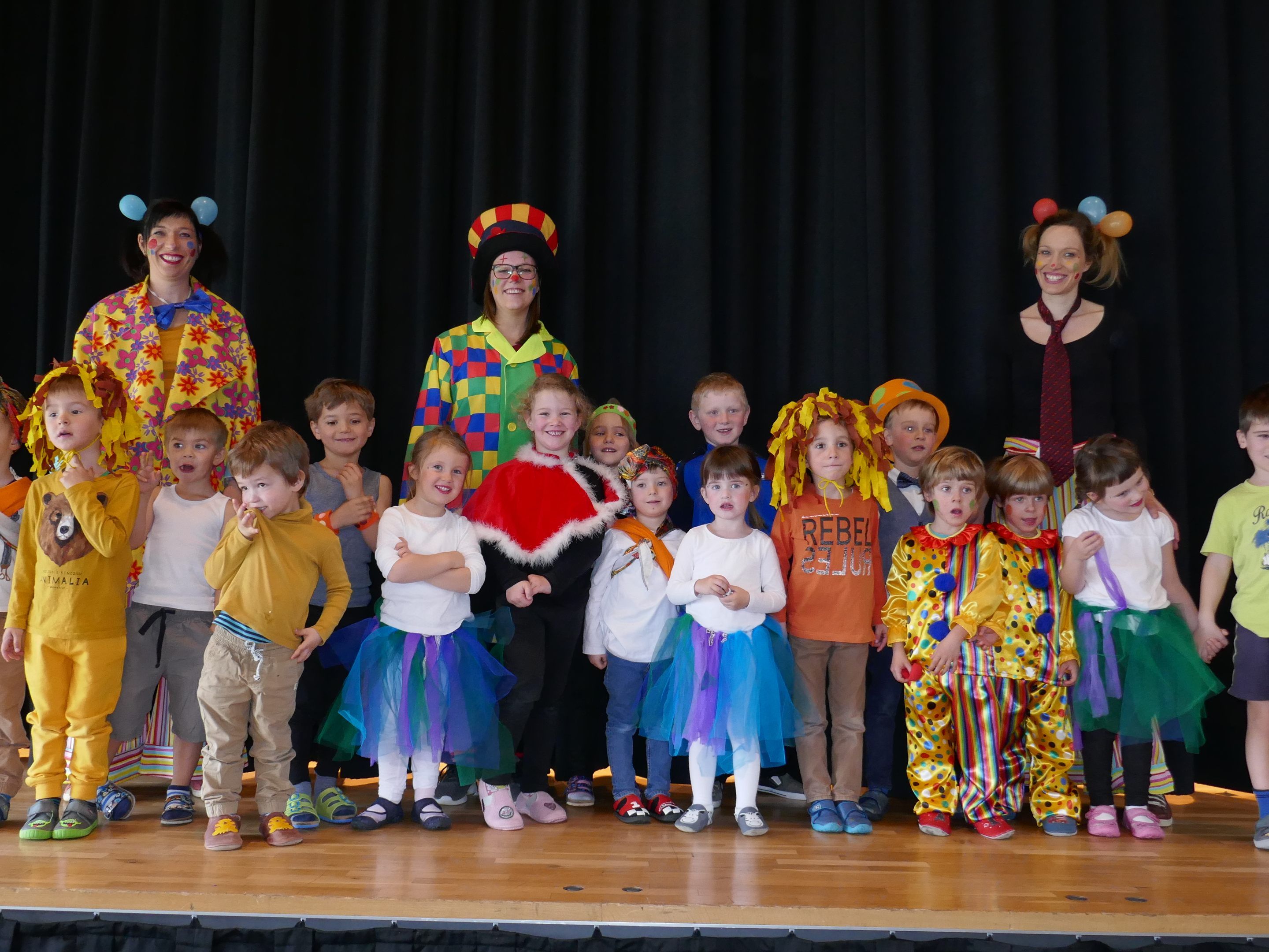 Übersaxen hat einen eigenen Kindergarten-Zirkus Makkaroni. Übersaxen hat einen eigenen Kindergarten-Zirkus Makkaroni.