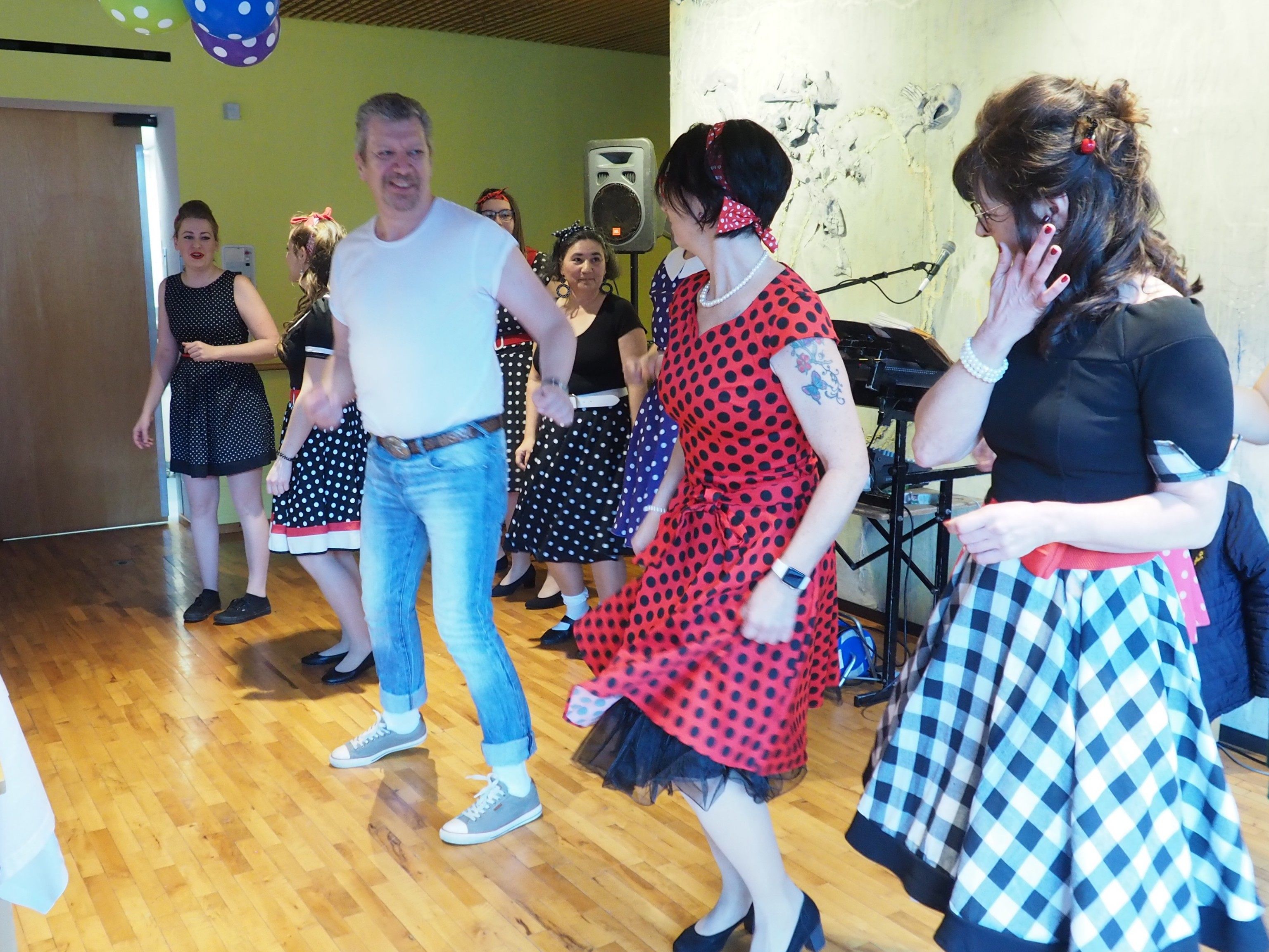 Mitarbeiter des Sozialzentrums hatten einen Tanz einstudiert.