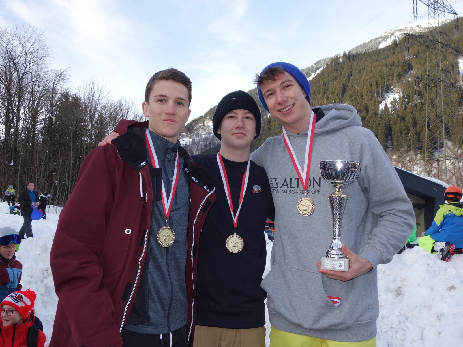 Die siegreichen Snowboarder vom Sportymnasium Dornbirn.