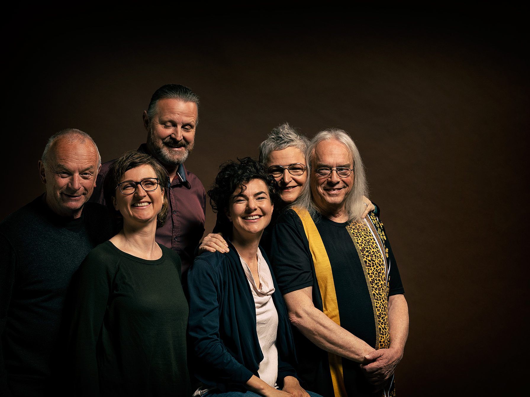 Die fröhlichen sechs der "Zündschnur"-Familie in alter/neuer Frische. Die fröhlichen sechs der "Zündschnur"-Familie in alter/neuer Frische.