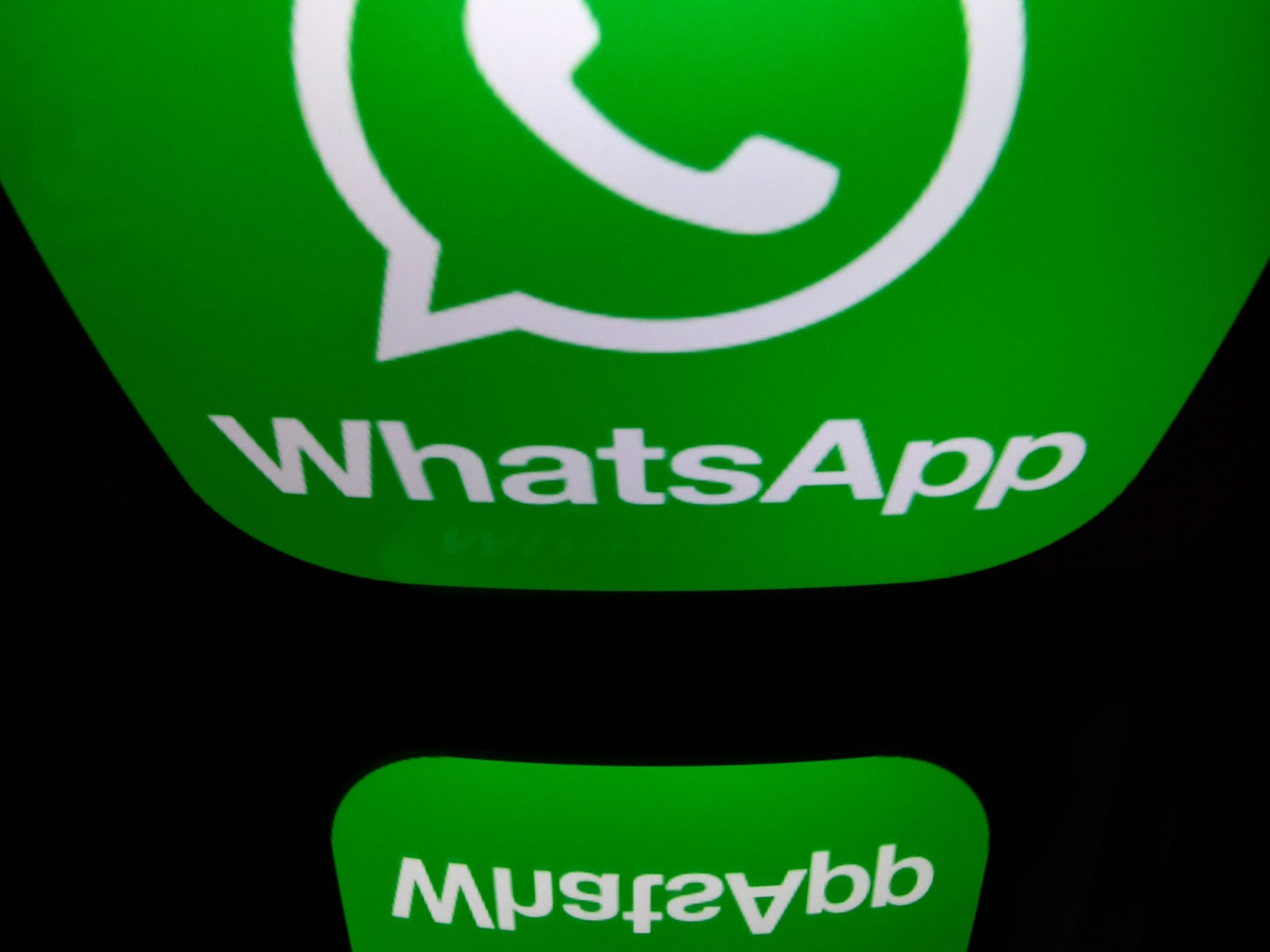 Whatsapp liest eure Daten auf den Smartphones eurer Kontakte.