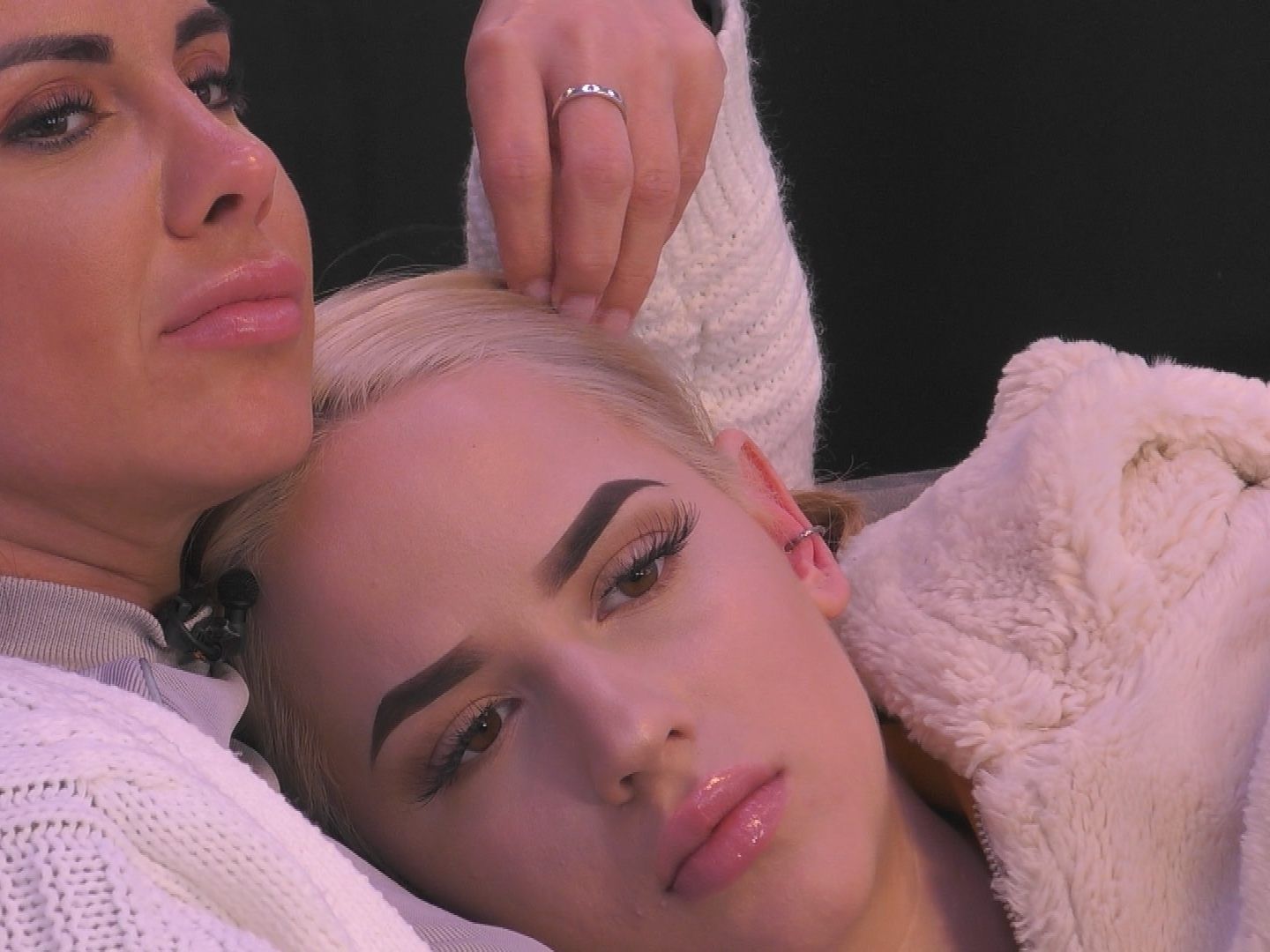 Maria und Gina im Big Brother-Haus.
