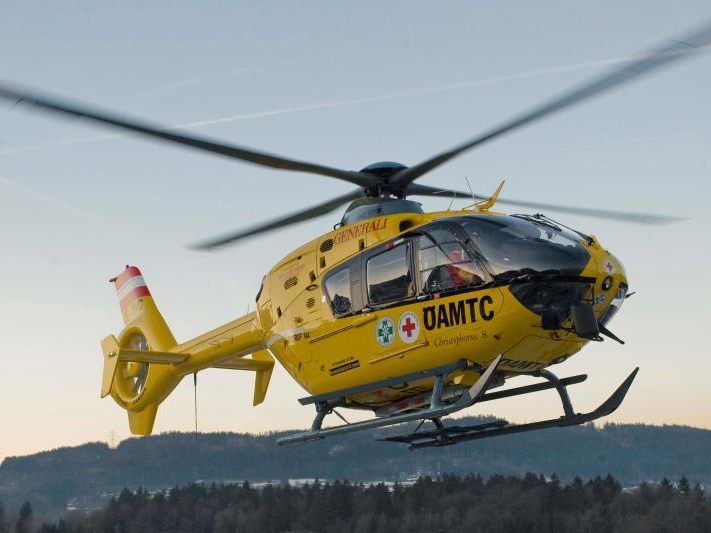 Mit Rettungshubschrauber ins Krankenhaus geflogen