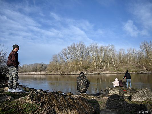 Flüchtlinge versuchen immer wieder, über den Fluss Evros zu kommen Flüchtlinge versuchen immer wieder, über den Fluss Evros zu kommen