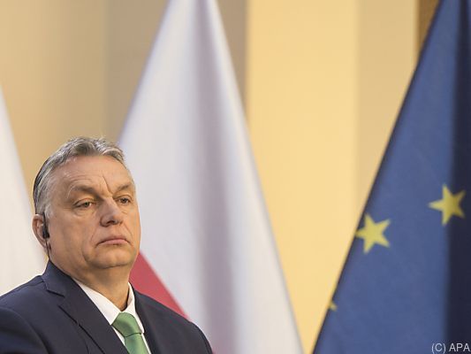 Kritiker werfen Orban eine Aushöhlung der Demokratie vor Kritiker werfen Orban eine Aushöhlung der Demokratie vor