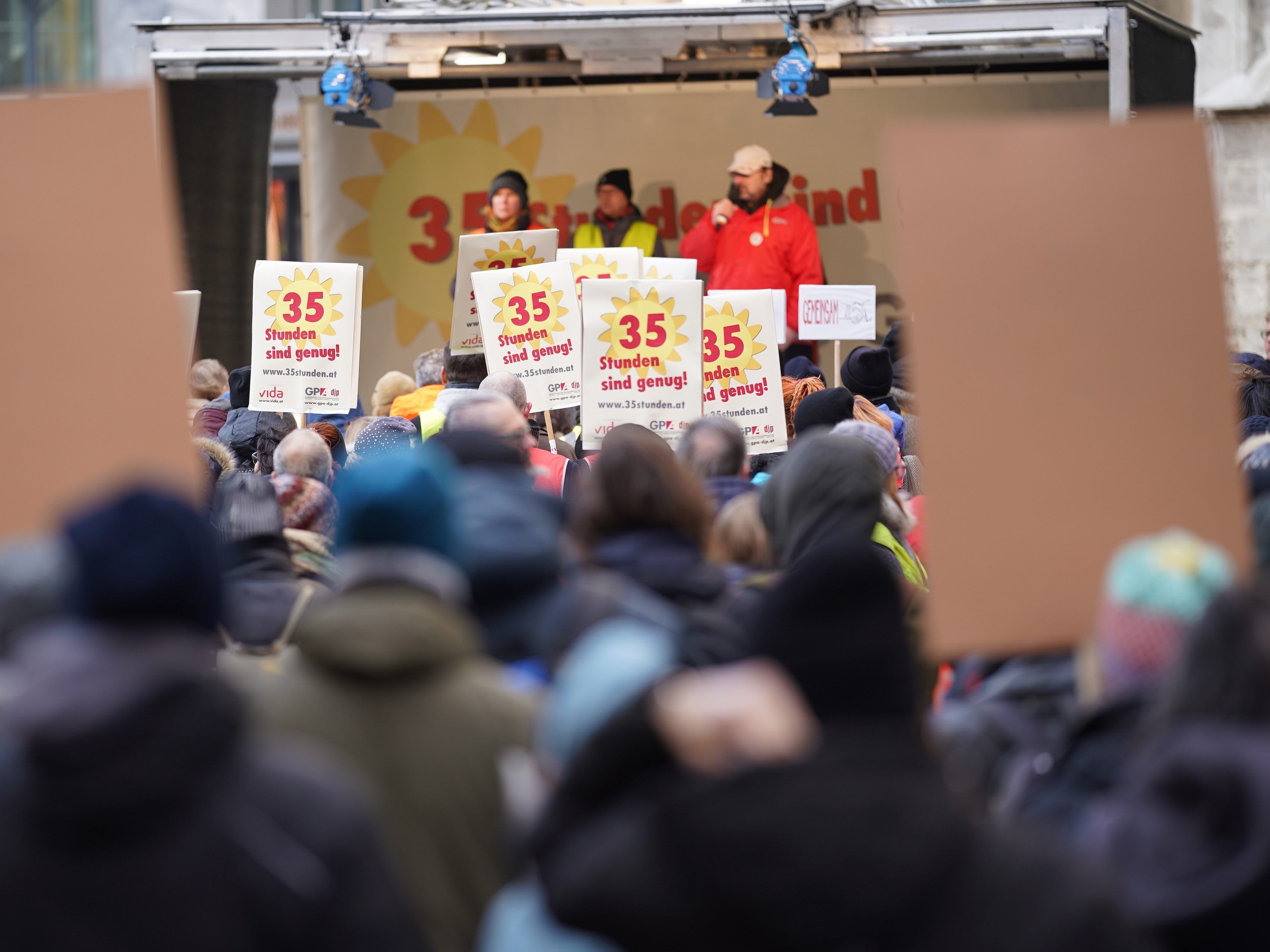 In Wien werden 3.000 Menschen bei der Demo erwartet. In Wien werden 3.000 Menschen bei der Demo erwartet.