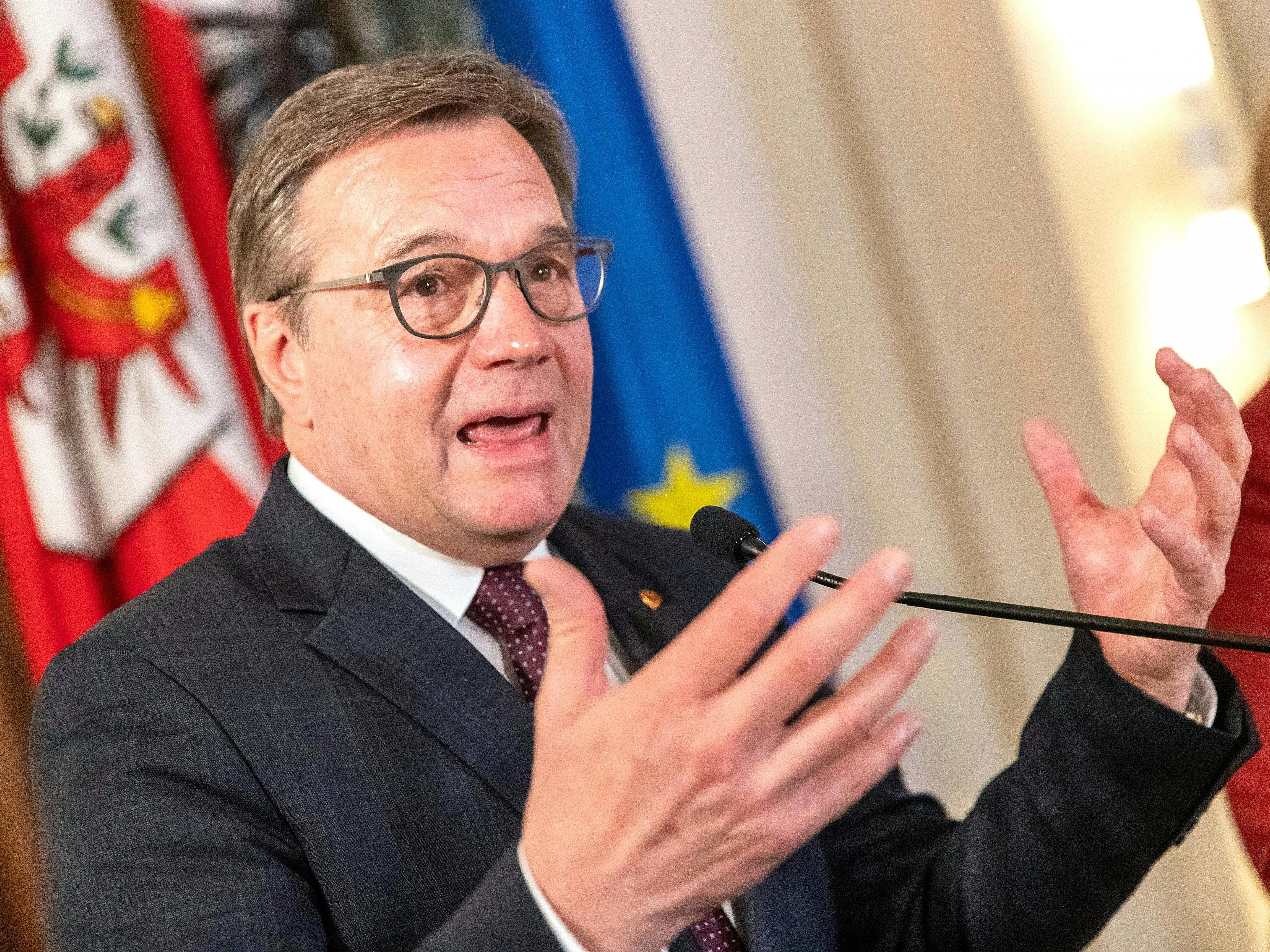 Günther Platter gibt Aussicht auf die Situation in Tirol.
