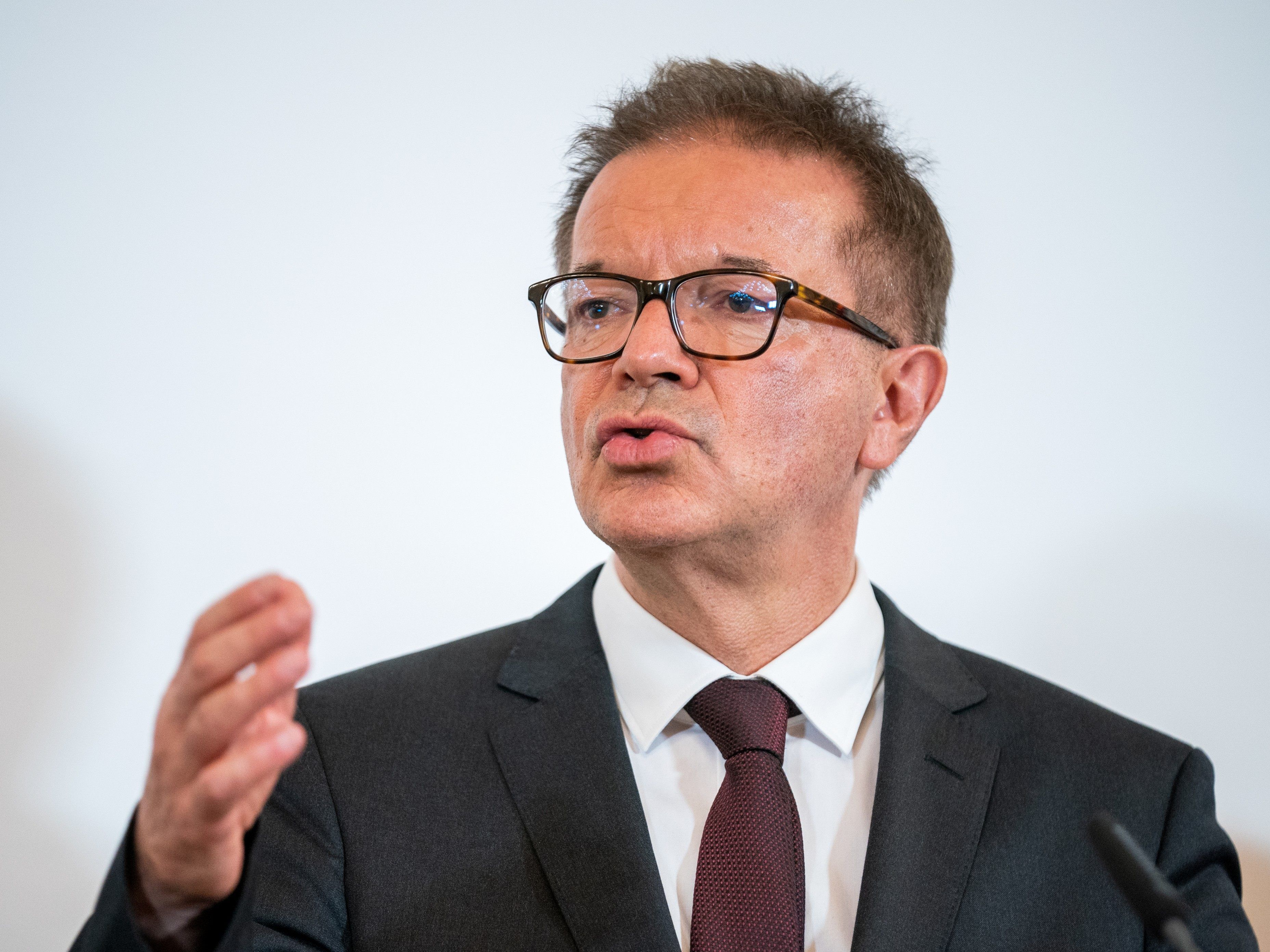 Anschober schließt Ausgangssperren aus.