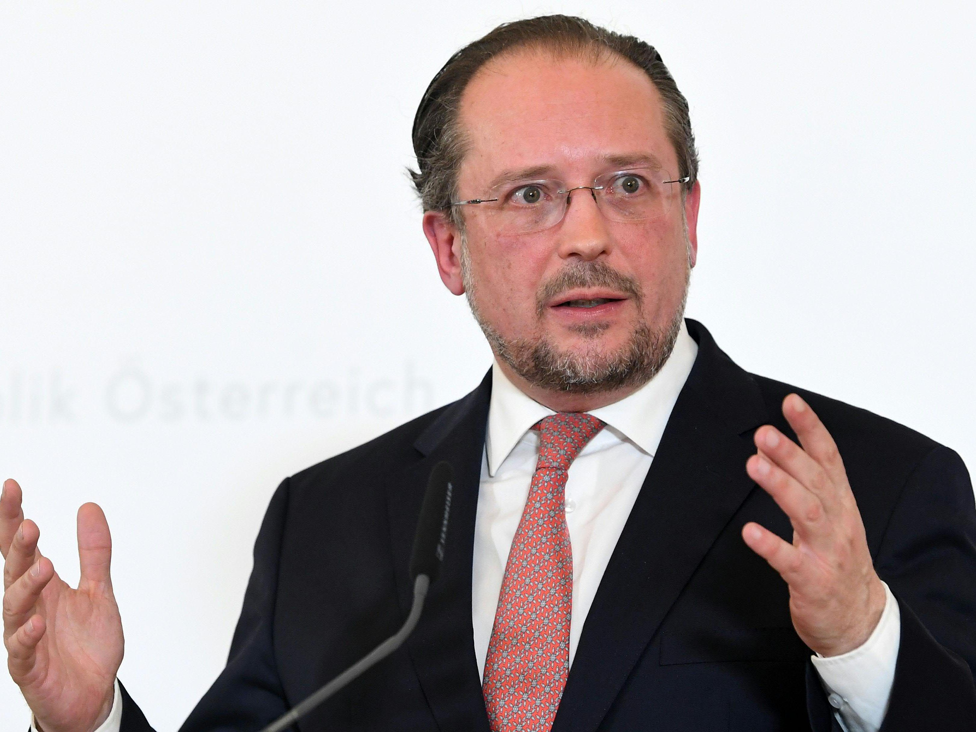 LIVE-Stream: Neue Informationen zur RÜckholaktion der Österreicher im Ausland. LIVE-Stream: Neue Informationen zur RÜckholaktion der Österreicher im Ausland.