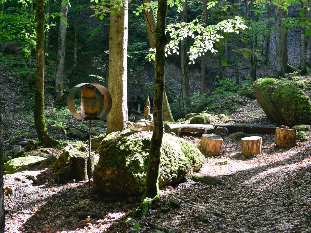 Beliebt bei Groß und Klein ist der Walderlebnispfad "Eulenweg". Beliebt bei Groß und Klein ist der Walderlebnispfad "Eulenweg".