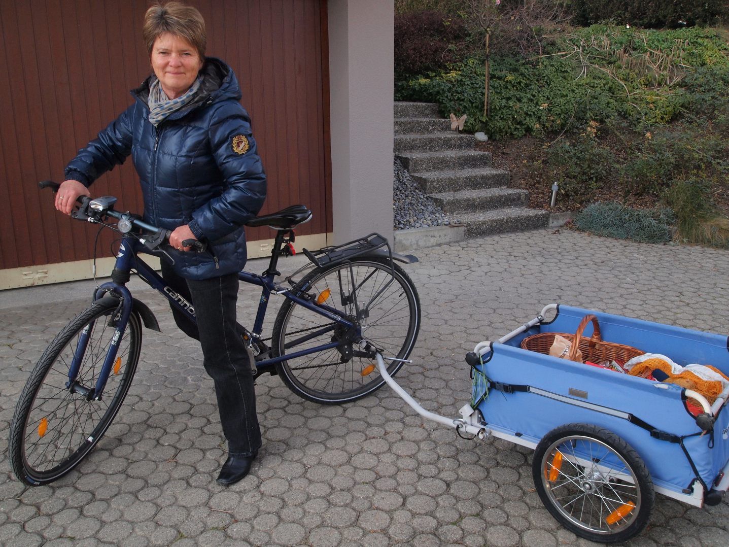 Fahrrad mit Lastenanhänger ersetzt Einkauf mit PKW.