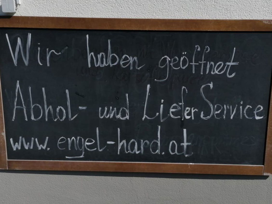 "Wir bieten hochwertige regionale und saisonale Küche, wie man sie aus unserem Gasthaus kennt." "Wir bieten hochwertige regionale und saisonale Küche, wie man sie aus unserem Gasthaus kennt."