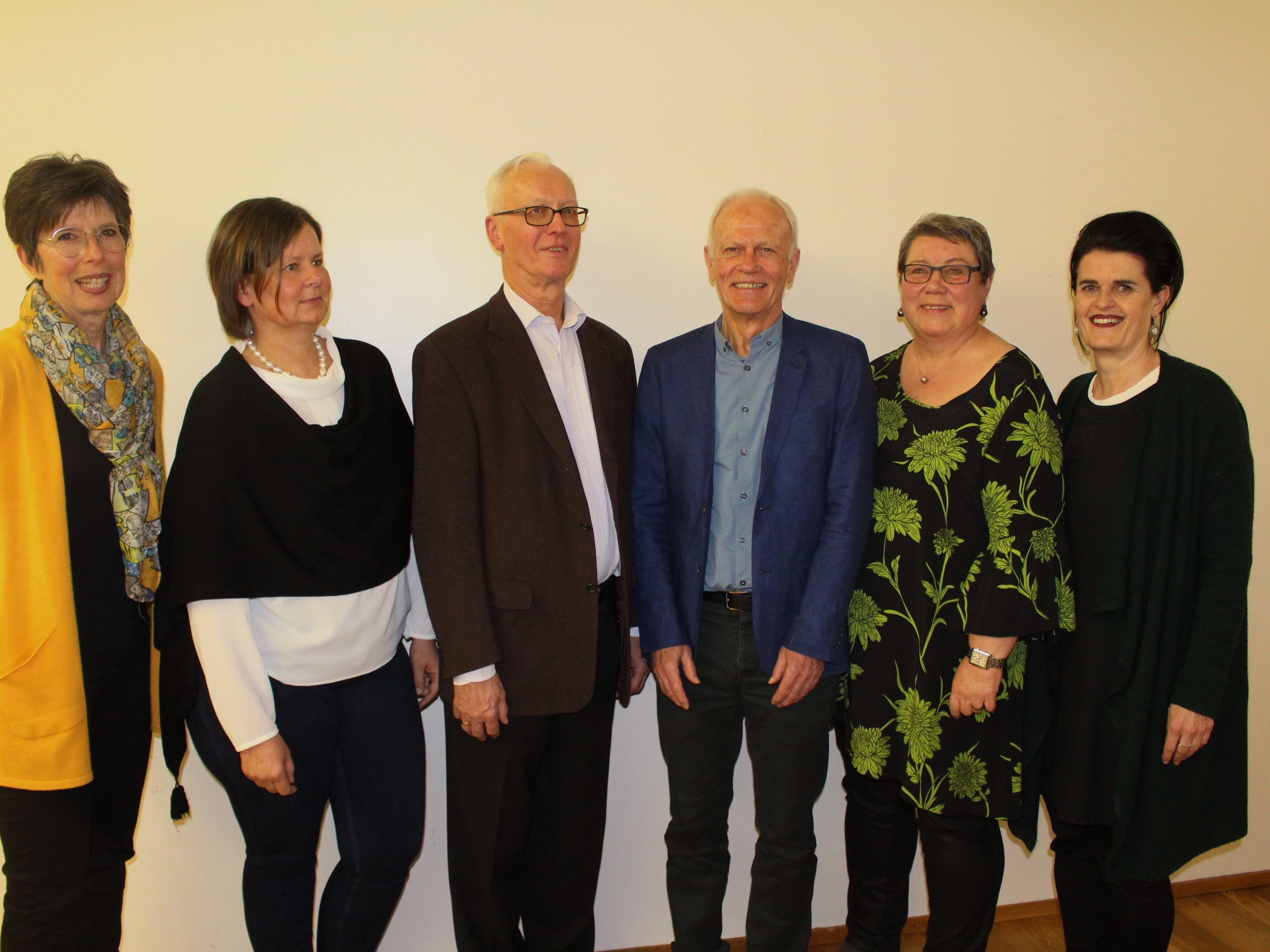 Der neu gewählte Vereinsausschuss des Krankenpflegevereines Lochau: Margit Kronreif, Monika Pichler, Wolfgang Bernhard, Obmann Dr. Claus Hörburger, Kristine Mittersteiner und Klaudia Forster, von links. Es fehlt Bruno Breuss jun. Der neu gewählte Vereinsausschuss des Krankenpflegevereines Lochau: Margit Kronreif, Monika Pichler, Wolfgang Bernhard, Obmann Dr. Claus Hörburger, Kristine Mittersteiner und Klaudia Forster, von links. Es fehlt Bruno Breuss jun.
