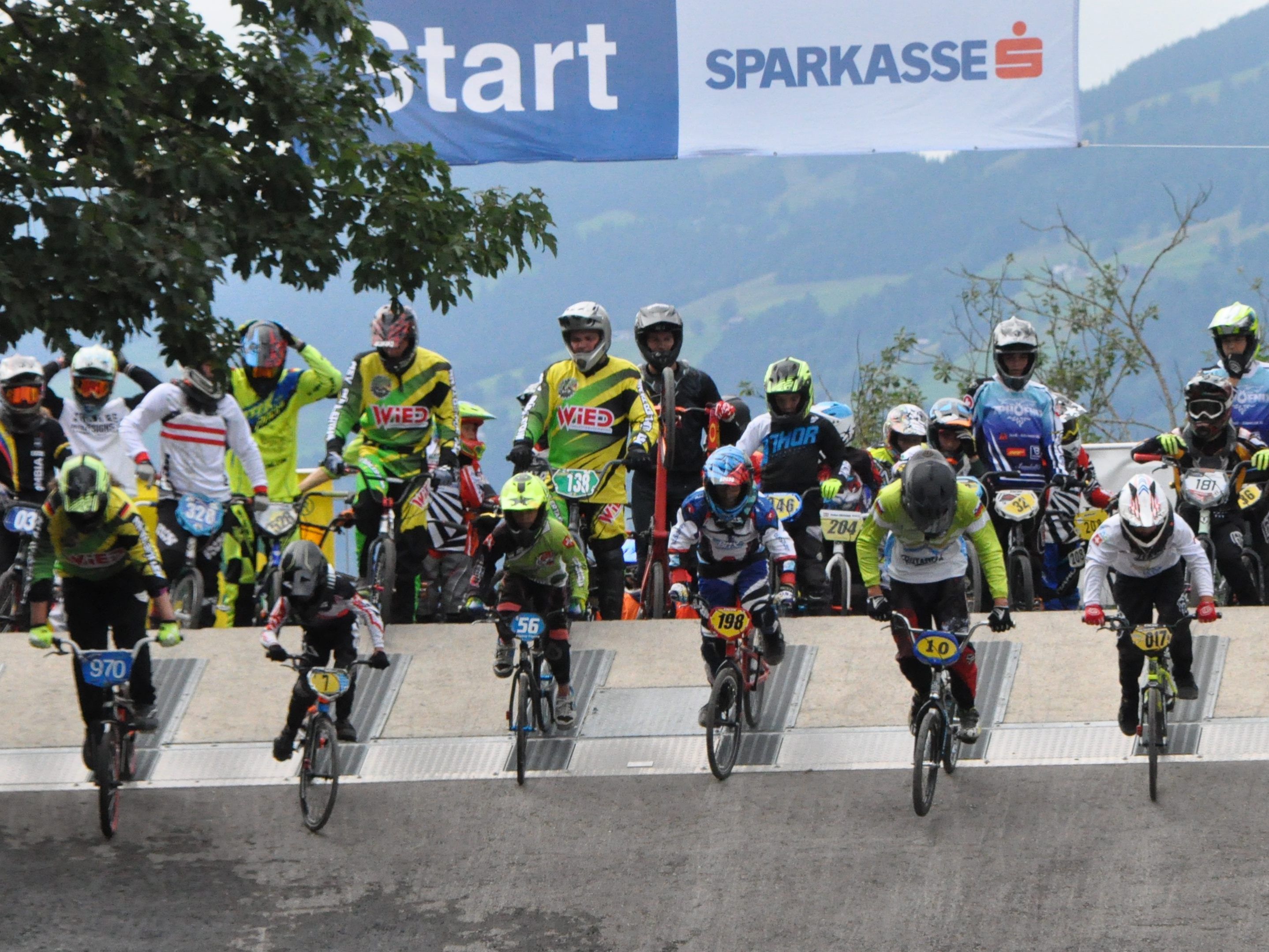 Statt rassige BMX-Rennen derzeit kreative Spiele. Statt rassige BMX-Rennen derzeit kreative Spiele.
