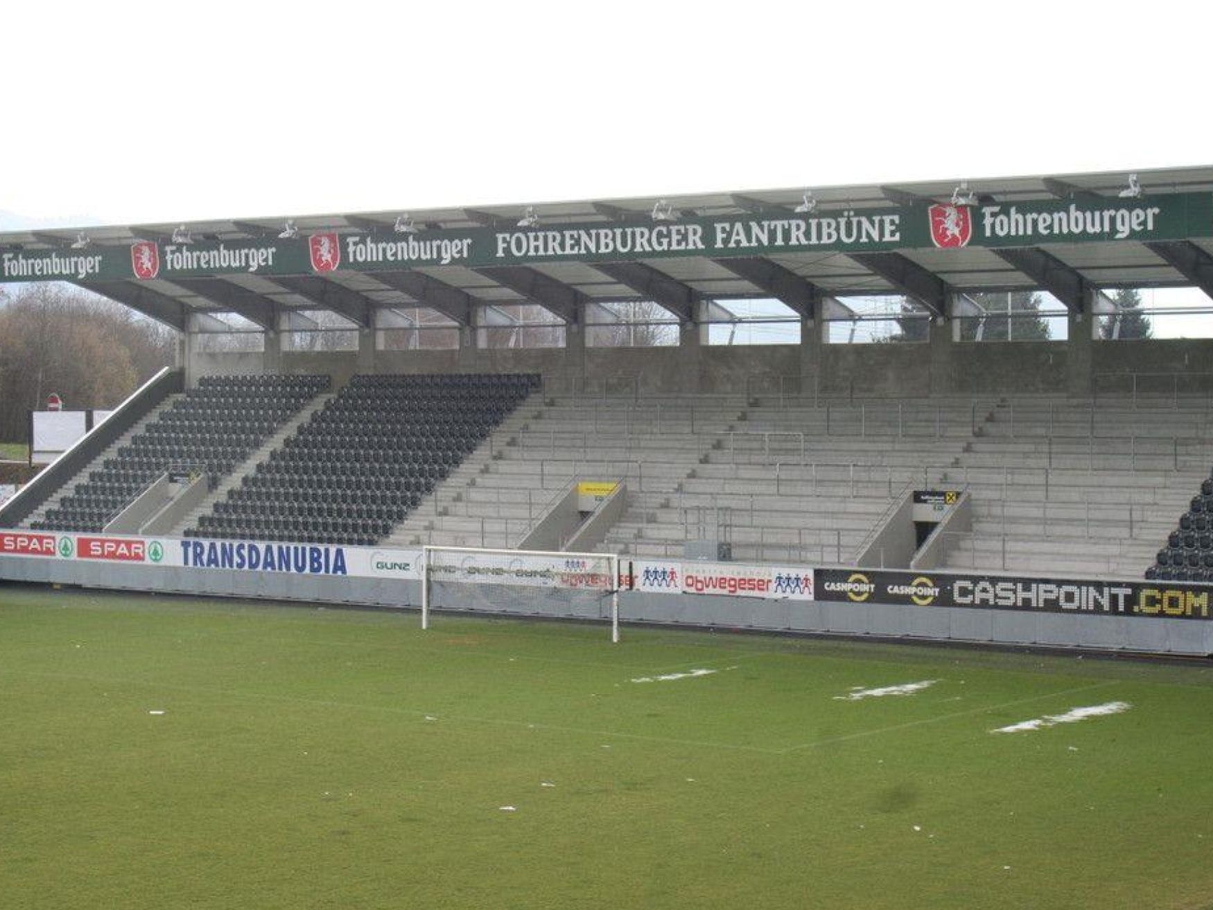 Die Fantribüne bleibt zurzeit leer, daher lädt der SCRA zum Spiel ohne Gegner Die Fantribüne bleibt zurzeit leer, daher lädt der SCRA zum Spiel ohne Gegner