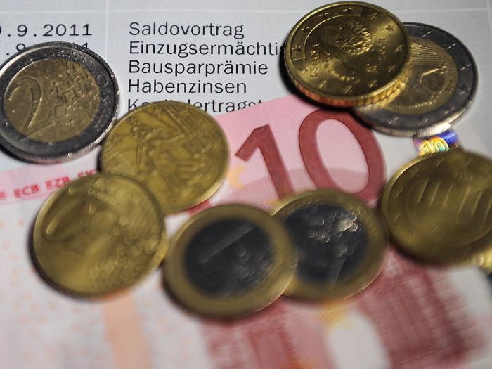 Senioren sollen ihre Bankomatkarten nicht weitergeben
