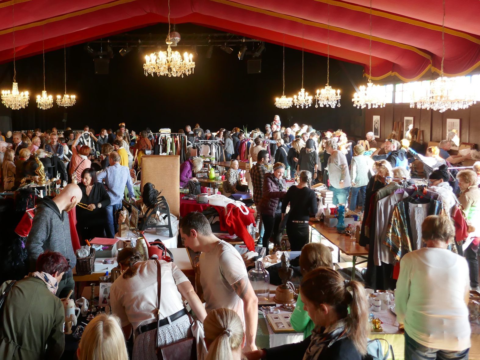 Der Flohmarkt im Freudenhaus am 19. April eröffnet das Frühjahrsprogramm. Der Flohmarkt im Freudenhaus am 19. April eröffnet das Frühjahrsprogramm.