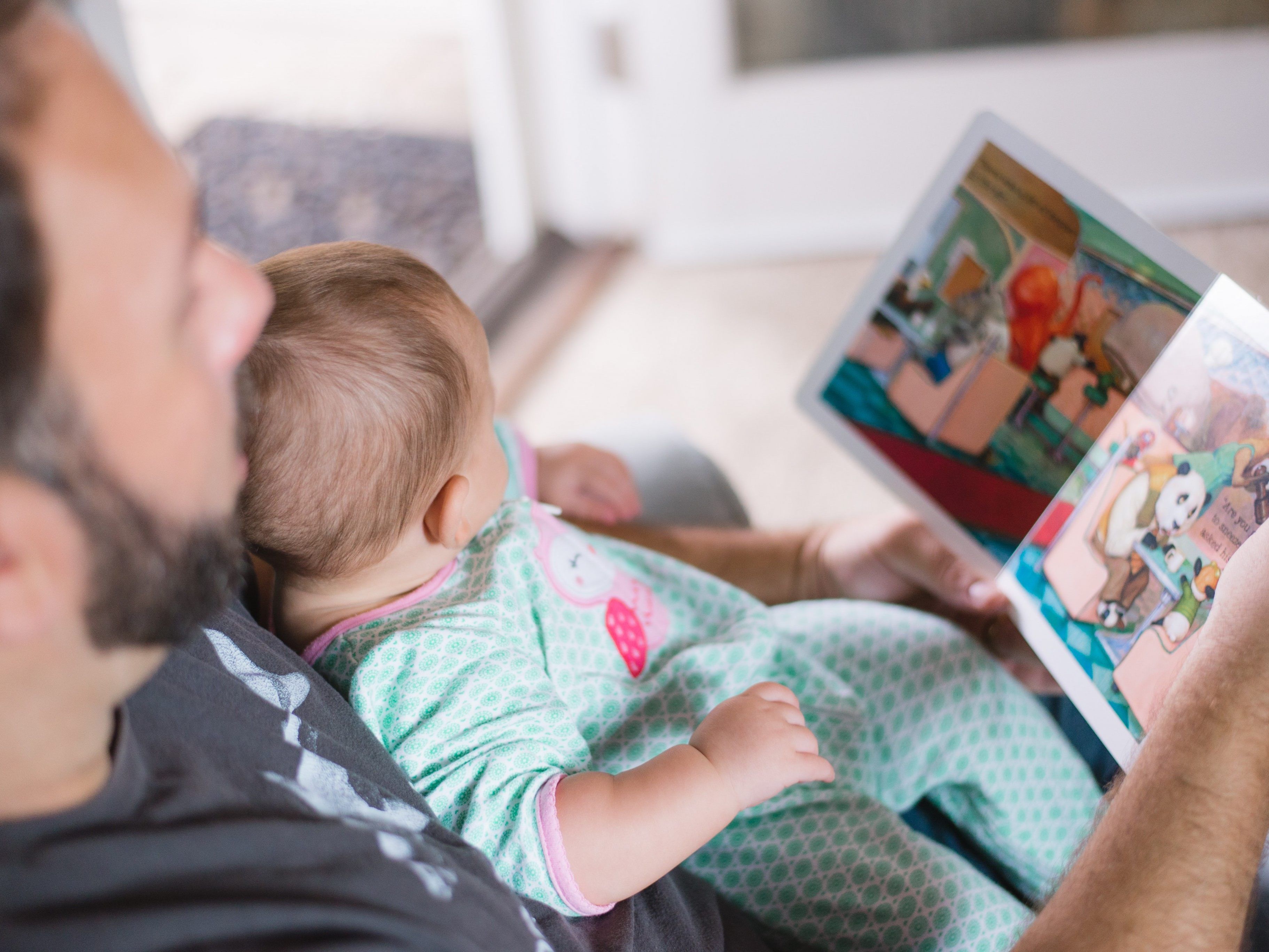 Viele Eltern müssen sich jetzt um alternative Möglichkeiten zur Kinder-Bespaßung bemühen.