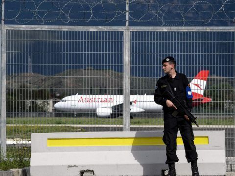 Die AUA-Maschine wurde auf dem Flughafen Tirana überfallen.