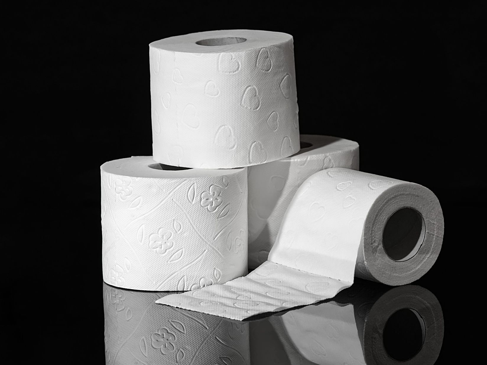 Mit der Nähmaschine produziert die 31-jährige Cherish O'Dell wiederverwendbare Klopapierrollen.