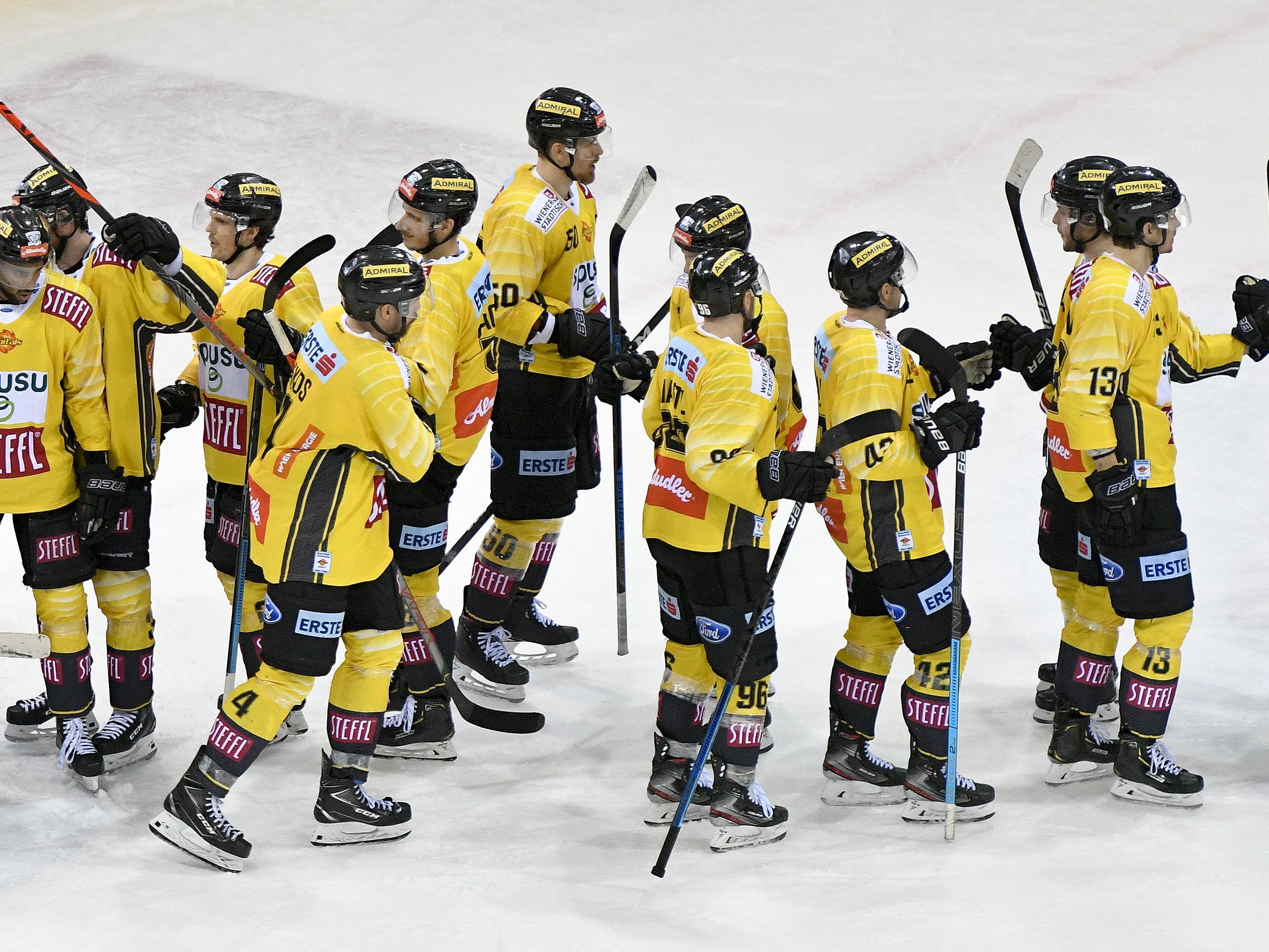 Auch in der nächsten Saison sind wieder elf Mannschaften in der Eishockeyliga dabei. Auch in der nächsten Saison sind wieder elf Mannschaften in der Eishockeyliga dabei.