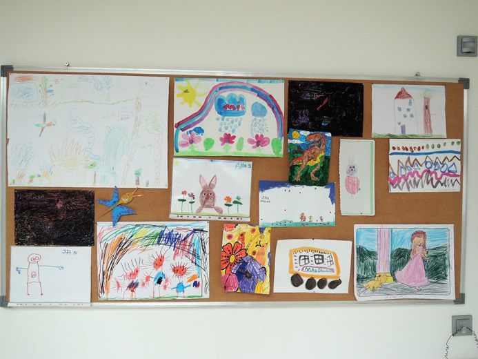 Grüße von den Kindern für die Pädagoginnen im Kindergarten Meiningen. Grüße von den Kindern für die Pädagoginnen im Kindergarten Meiningen.