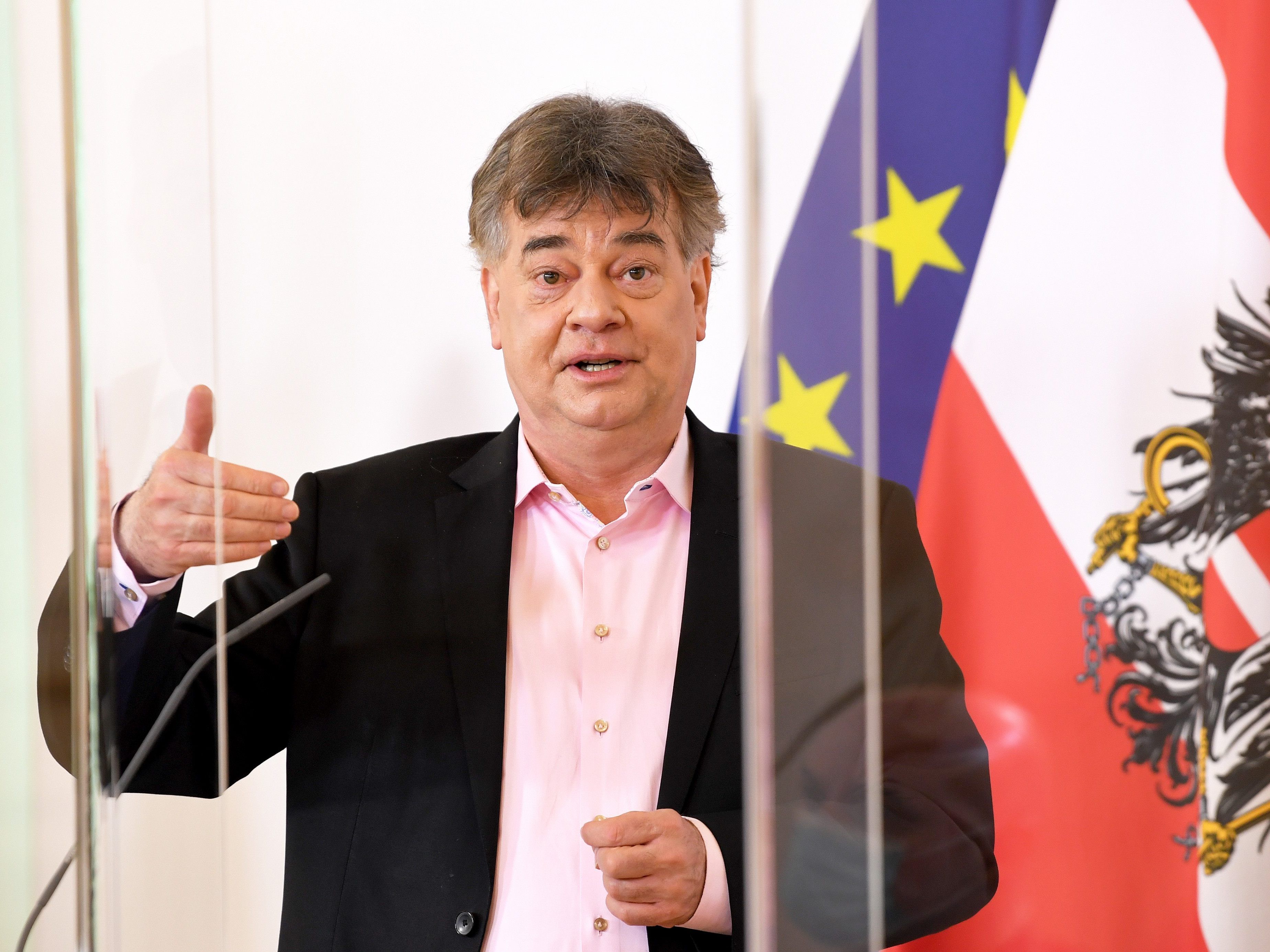 Werner Kogler gibt Ausblick über die weiteren Maßnahmen bezüglich Veranstaltungen.
