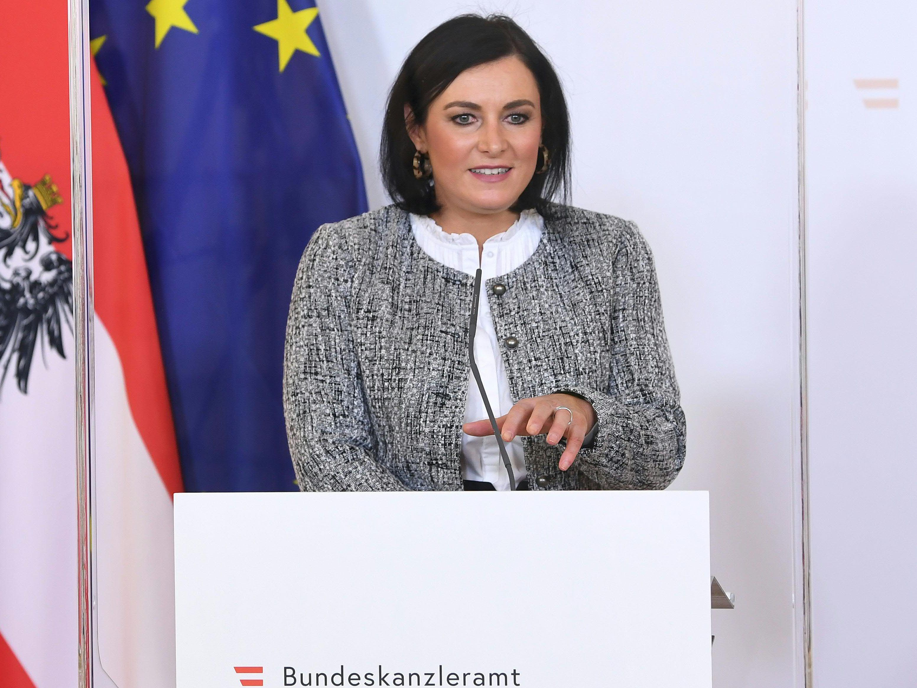 Ministerin Köstinger.