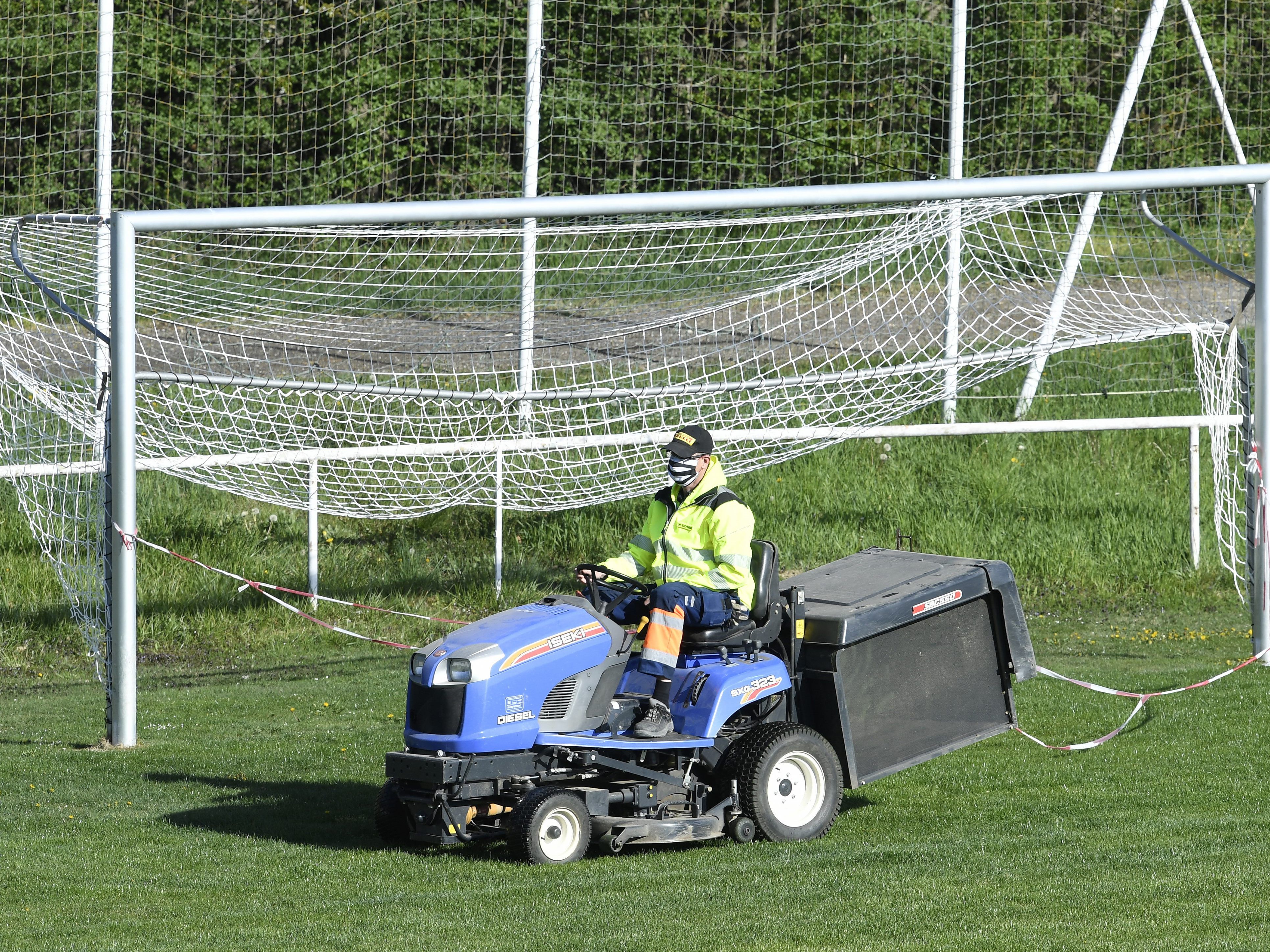 Am Montag dürfen Spitzensportler ihr Training wieder aufnehmen. Am Montag dürfen Spitzensportler ihr Training wieder aufnehmen.