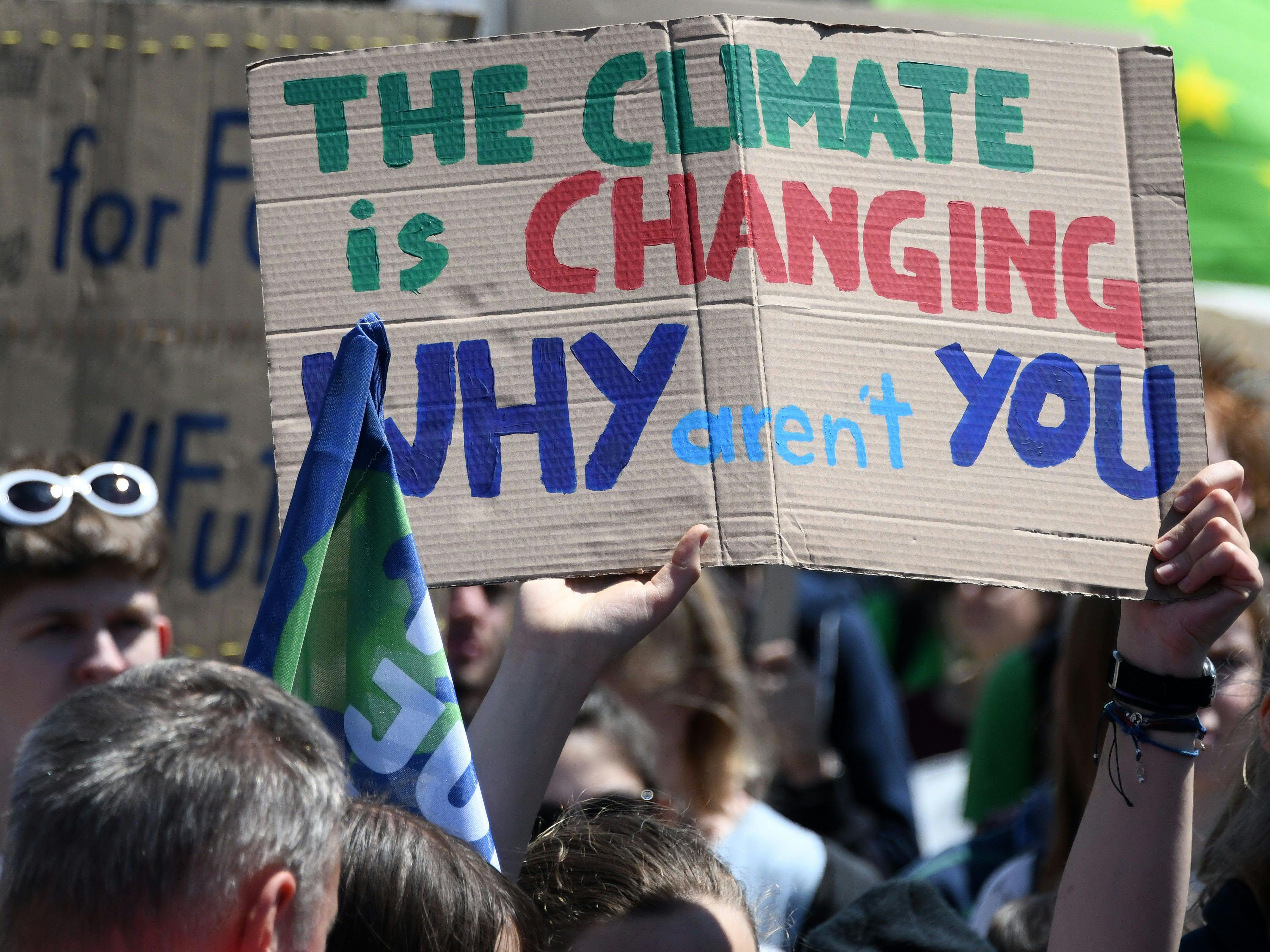 Heute findet ein österreichweiter Klimastreik im Zeichen der Coronaviruskrise statt. Heute findet ein österreichweiter Klimastreik im Zeichen der Coronaviruskrise statt.