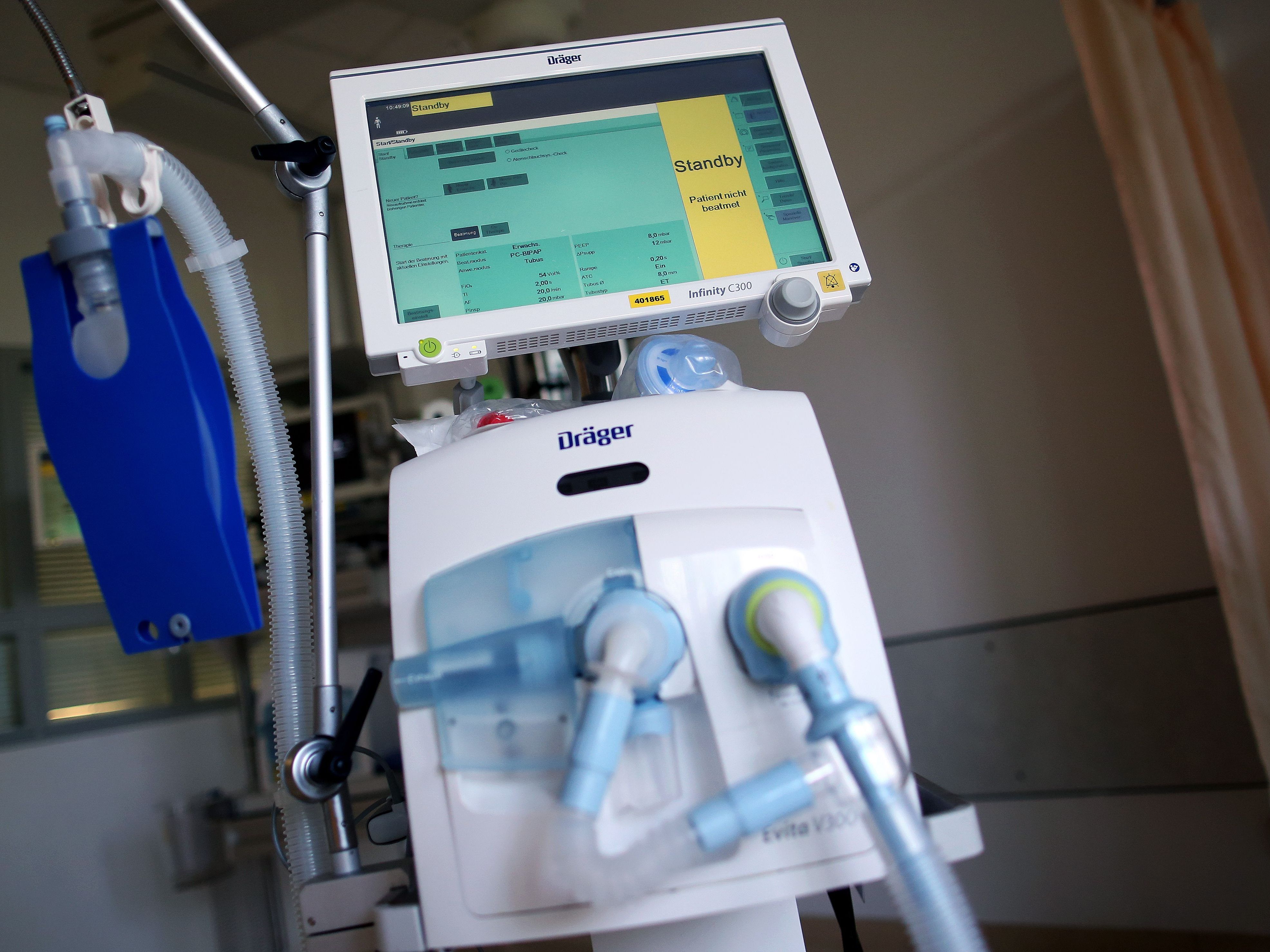 909 Personen liegen noch wegen einer Infektion im Spital. 909 Personen liegen noch wegen einer Infektion im Spital.