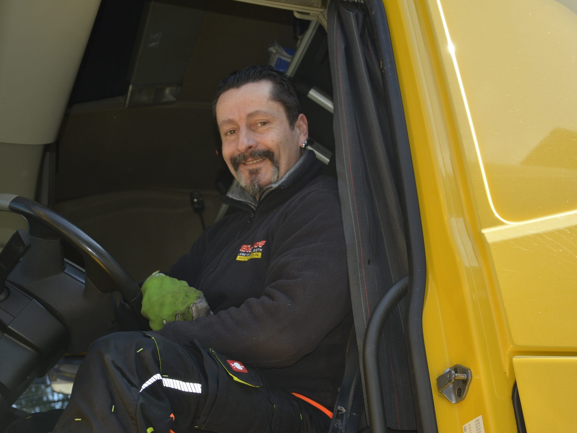 Marko Uhle ist seit 24 Jahren Lkw-Fahrer. Er transportiert Lebensmittel. Marko Uhle ist seit 24 Jahren Lkw-Fahrer. Er transportiert Lebensmittel.