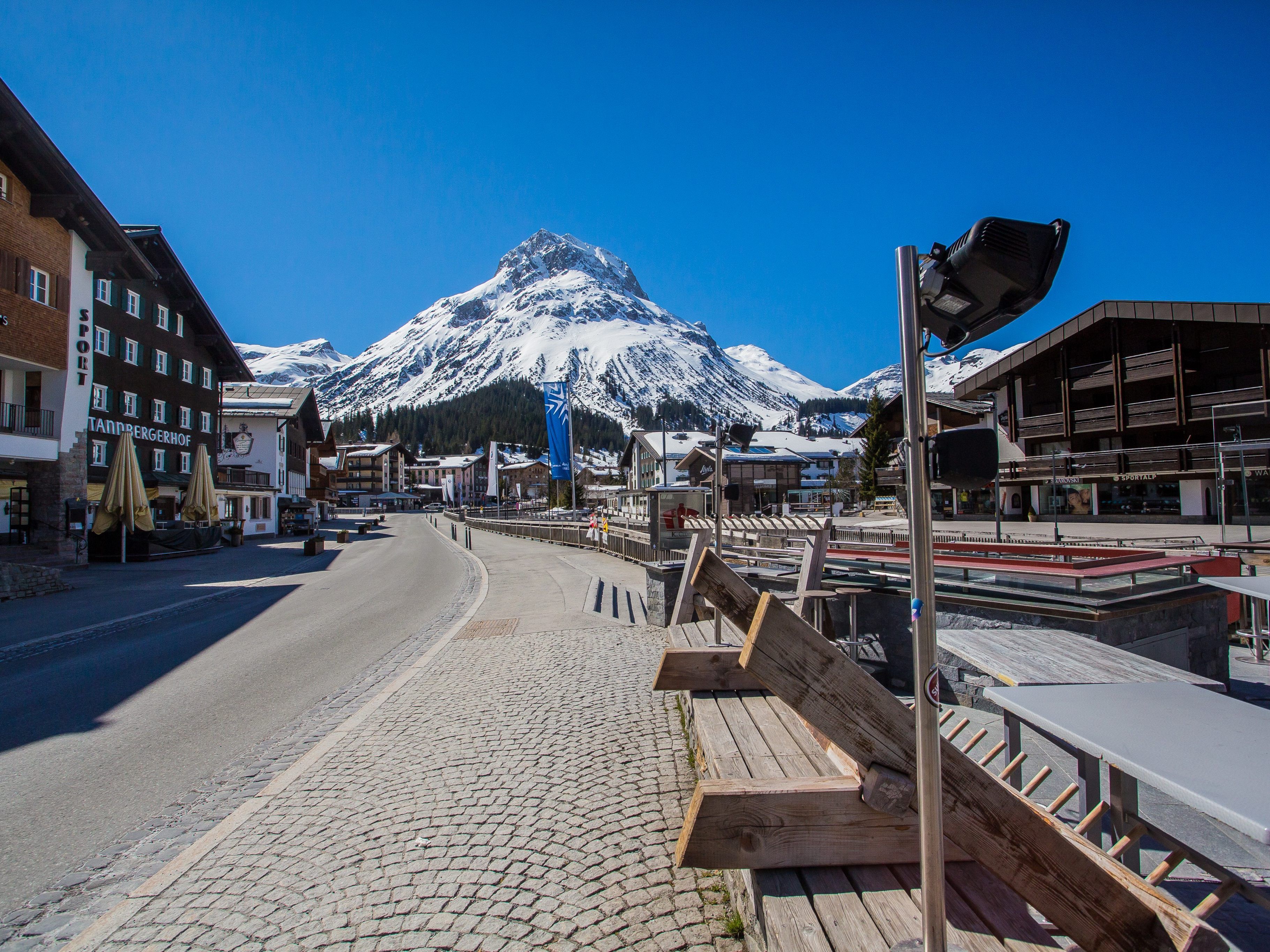 Auch nach der Quarantäne bleiben die Straßen in Lech leer.