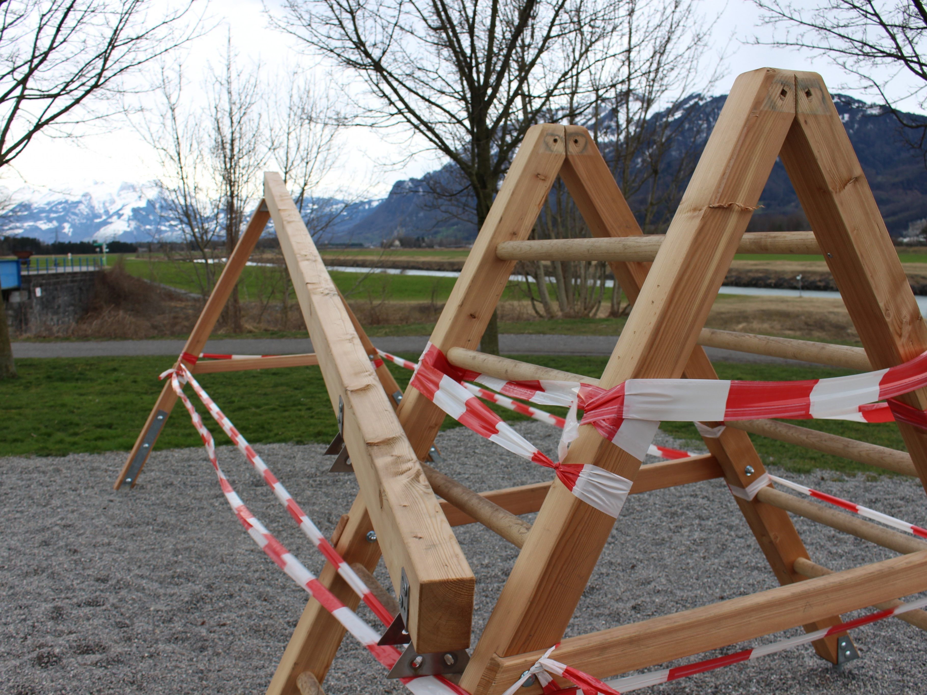 Die Geräte am Spielplatz an der Frutz wurden mutwillig beschädigt