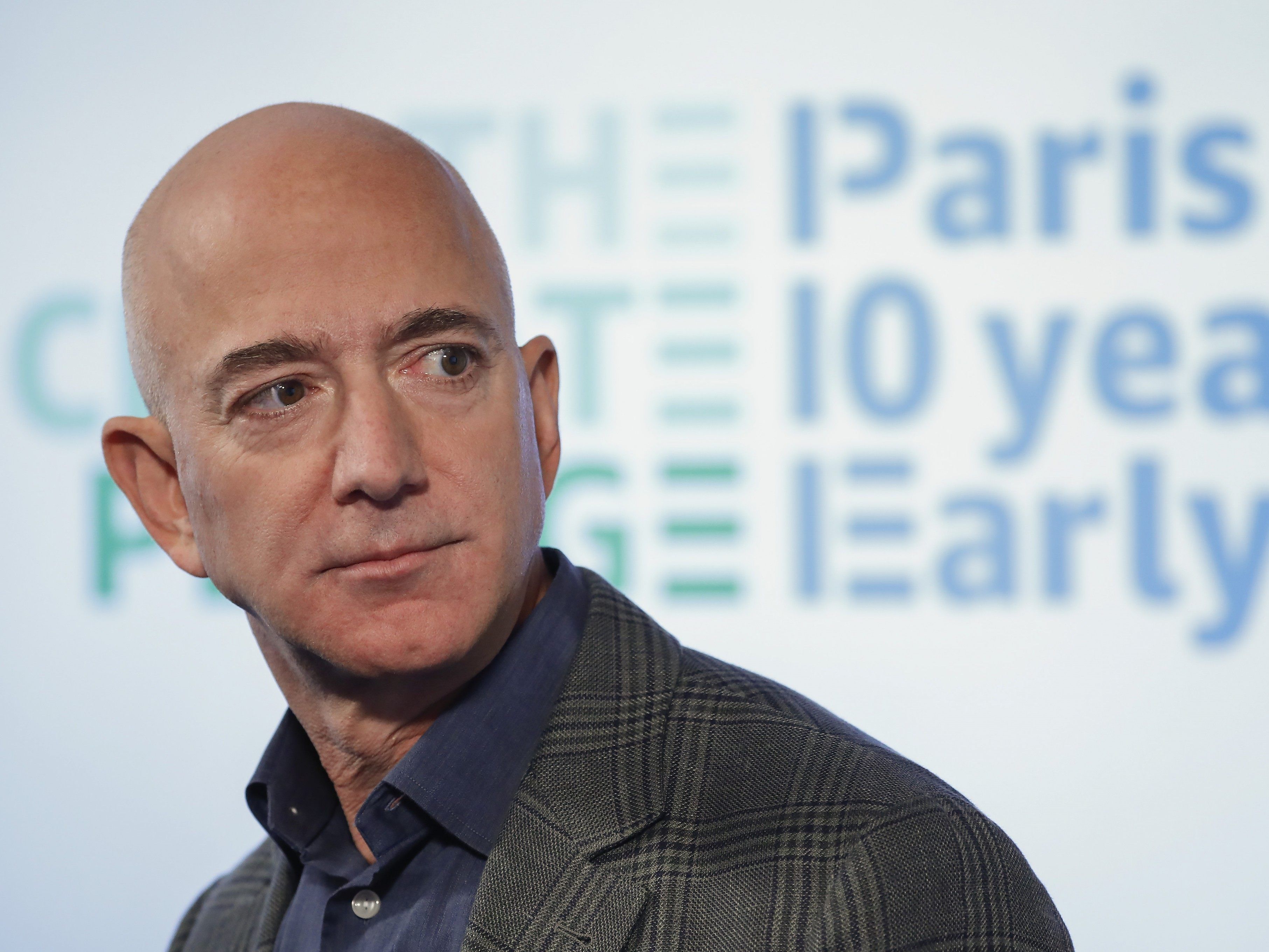 Jeff Bezos ist immer noch der reichste Mensch der Welt. Jeff Bezos ist immer noch der reichste Mensch der Welt.