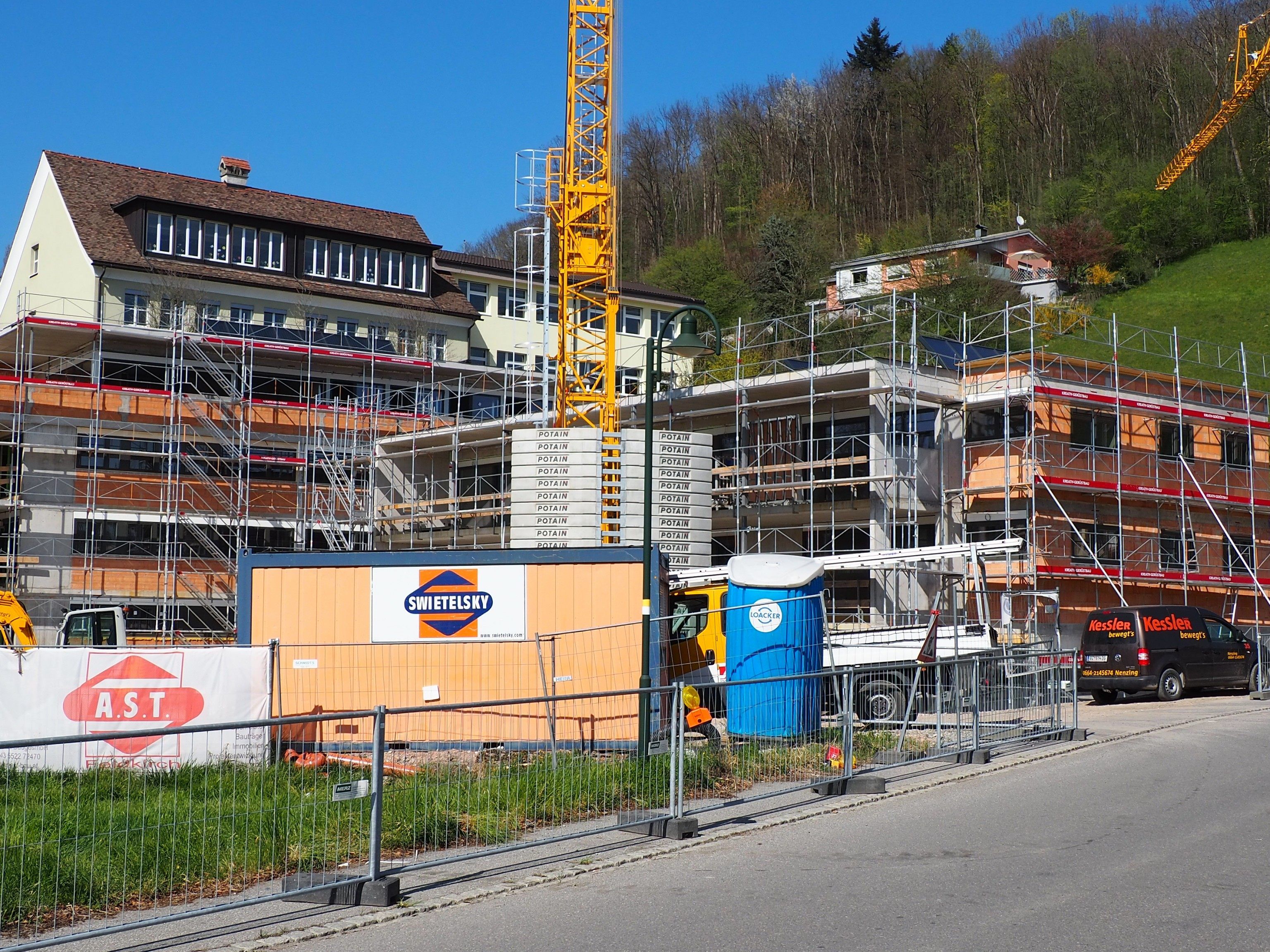 Der Neubau soll noch diesen Sommer bezugsfertig sein