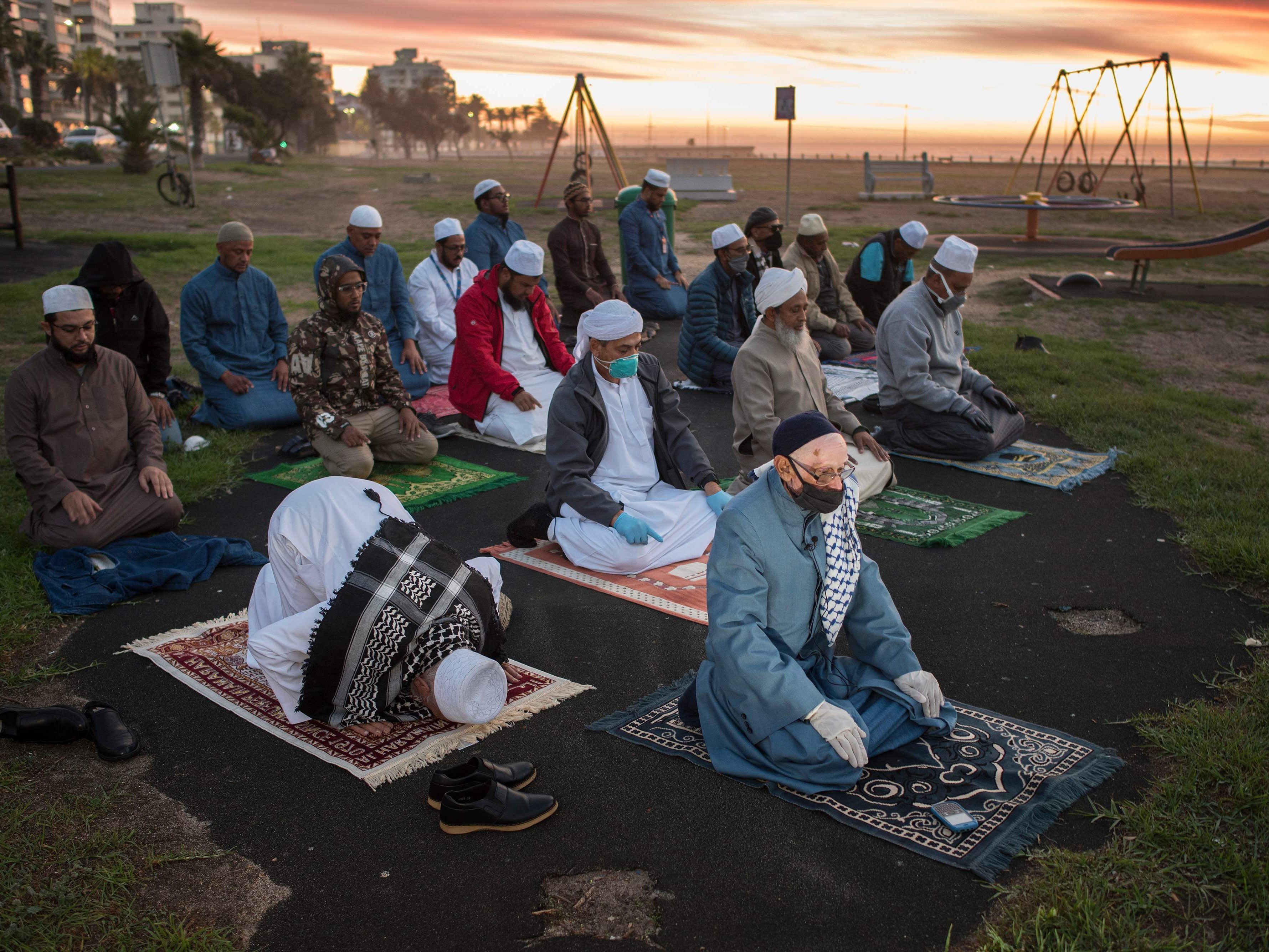 Der Beginn des Ramadans hängt vom Erscheinen der Neumondsichel ab Der Beginn des Ramadans hängt vom Erscheinen der Neumondsichel ab