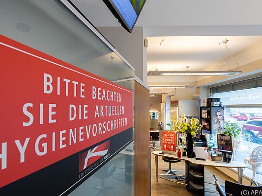 Auch die Friseure haben wieder geöffnet