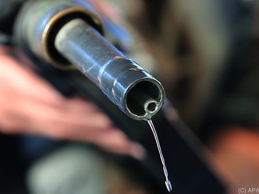 Dämpfend auf die Preise wirkte der Preisrutsch bei Treibstoffen Dämpfend auf die Preise wirkte der Preisrutsch bei Treibstoffen