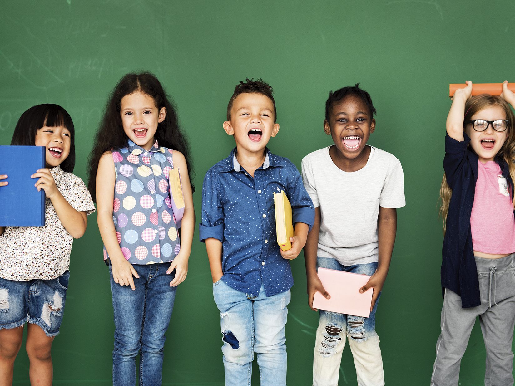 Lesen und dabei noch etwas Gutes tun – das LeseWunder der youngCaritas macht das möglich! Lesen und dabei noch etwas Gutes tun – das LeseWunder der youngCaritas macht das möglich!